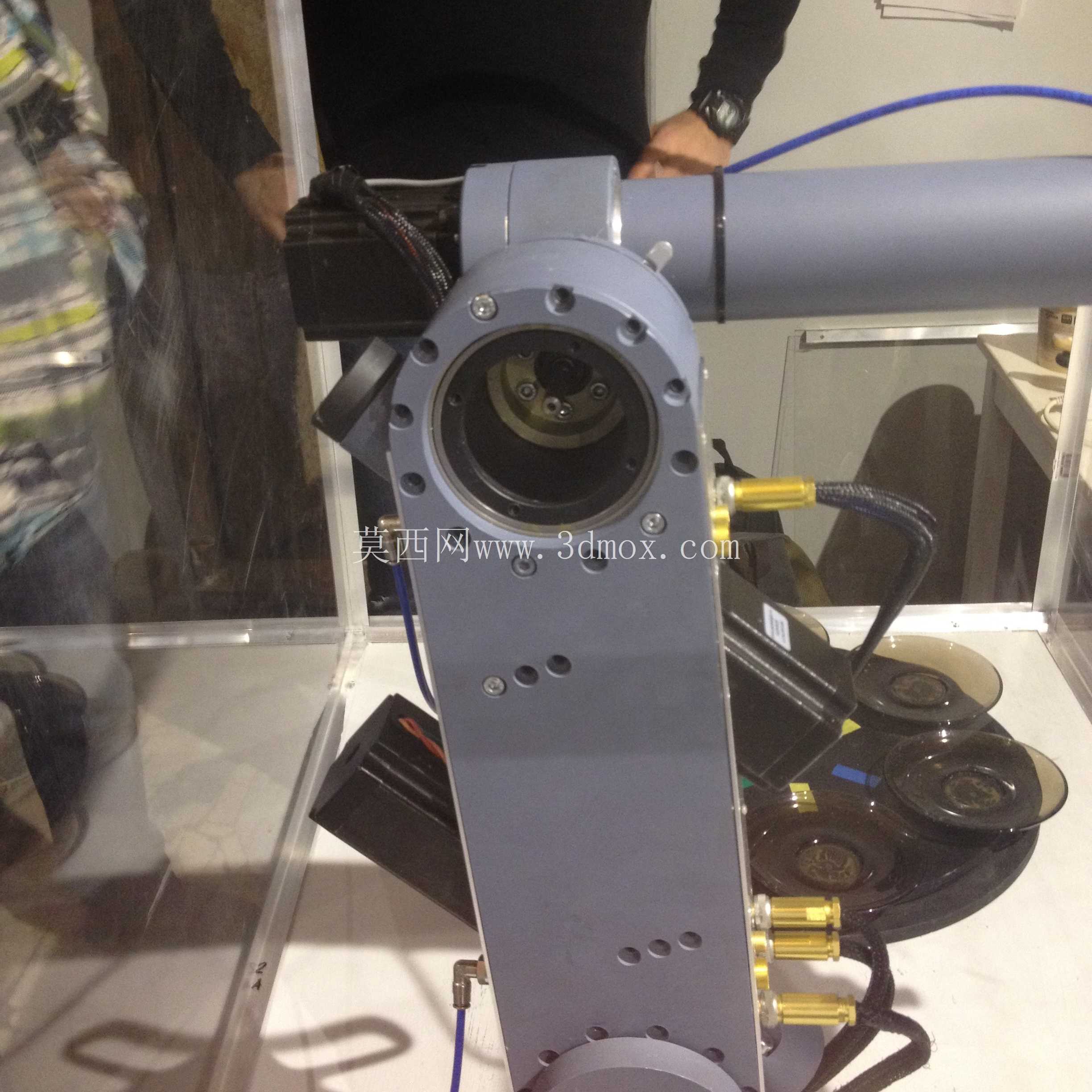 robot_arm_v1