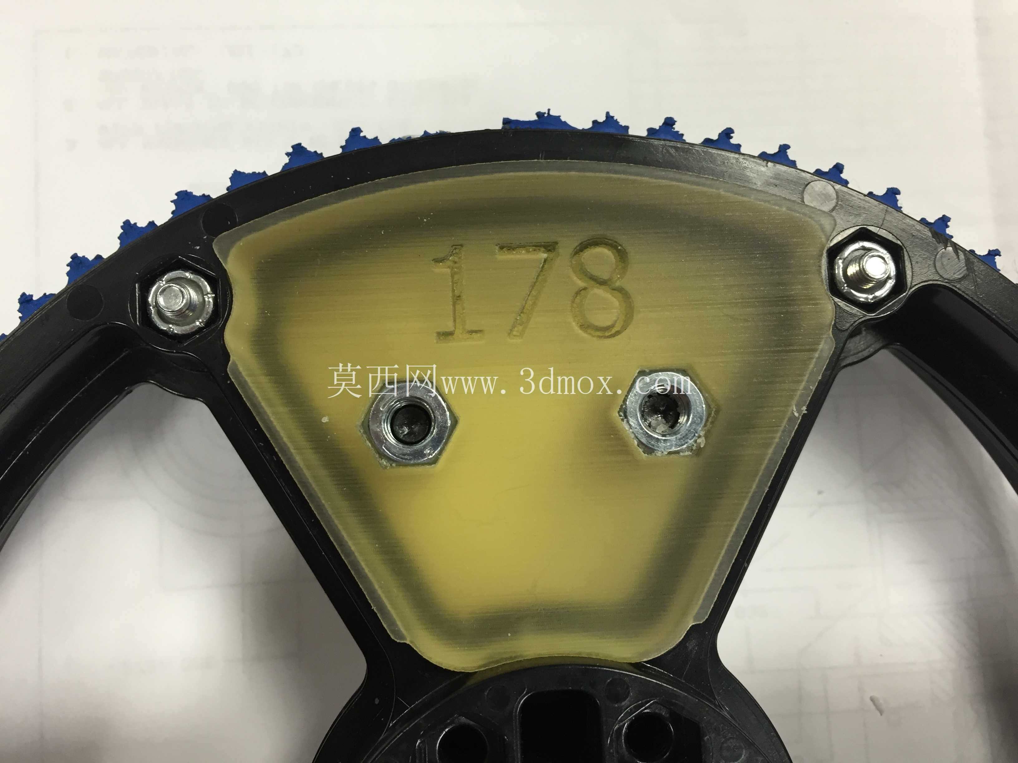 ������ FRC 8 Ӣ��ѹ�ֵ����Ƕ��