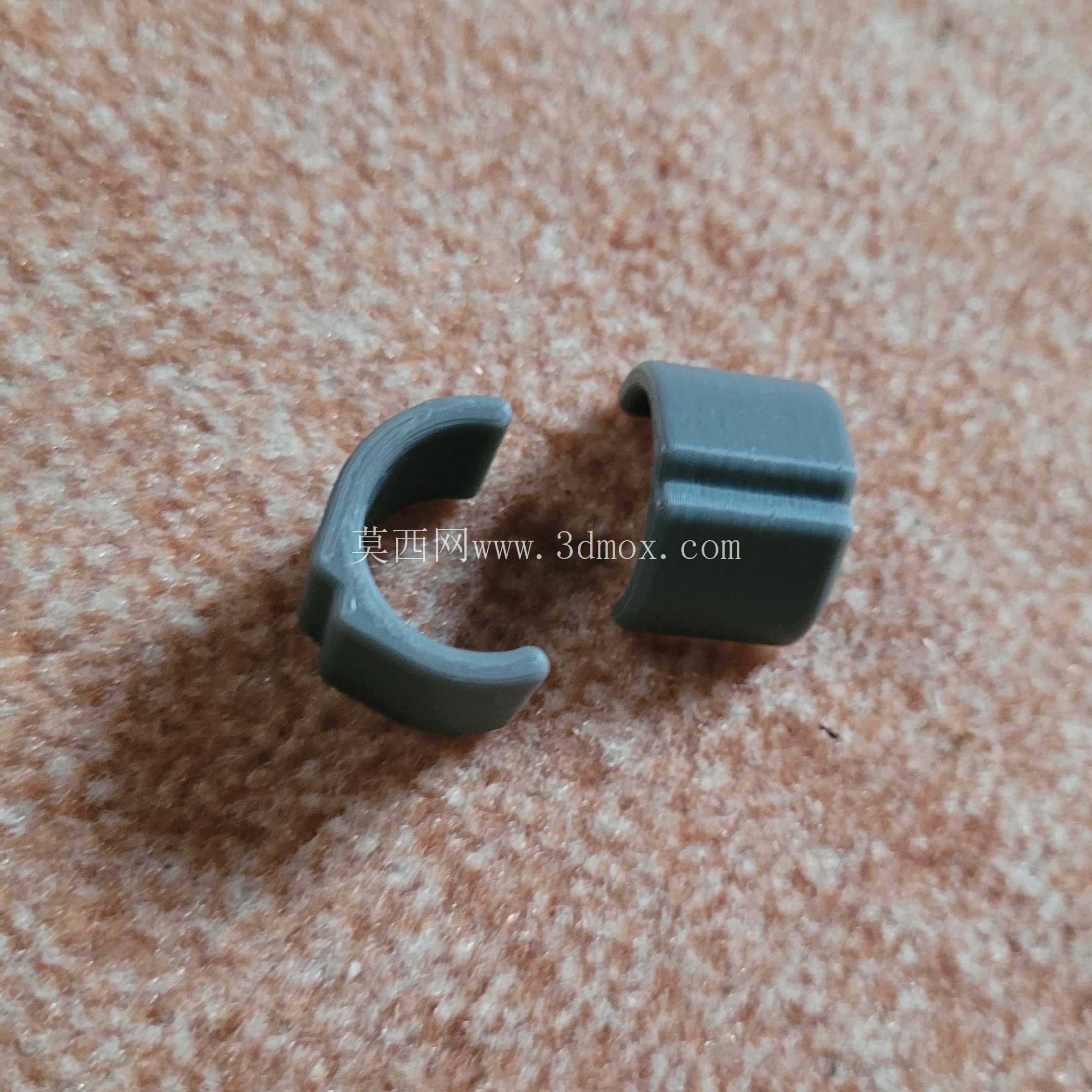 R M Multicharger 简易靠背安装辅助工具