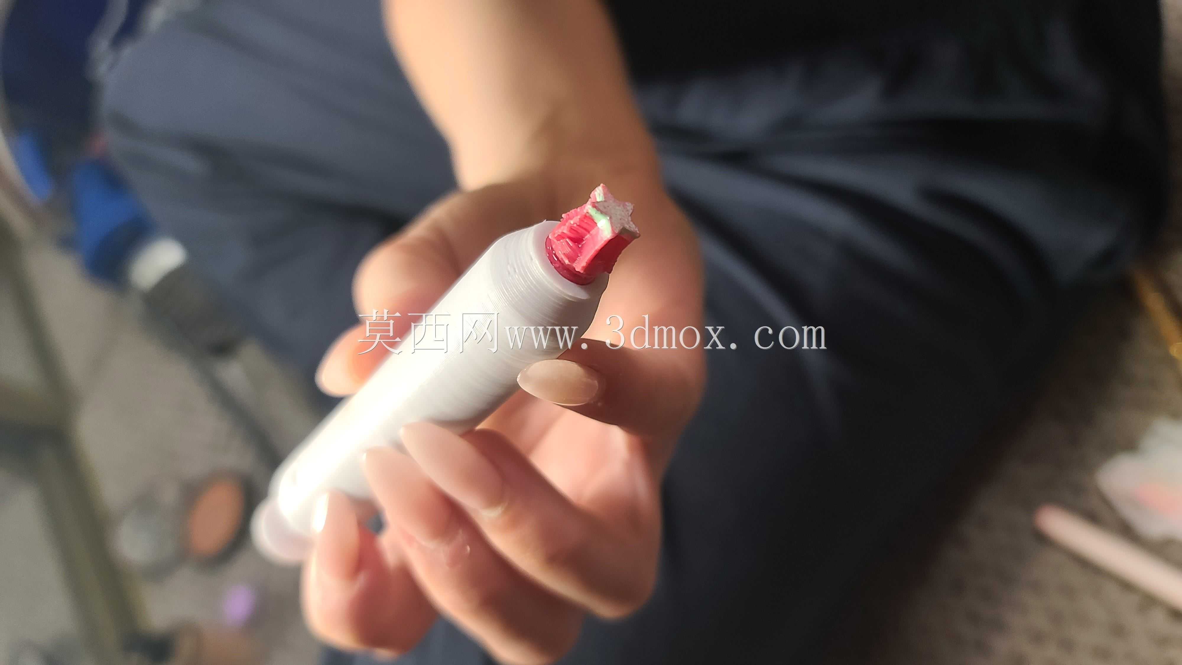 带邮票和底座的小型邮票手柄