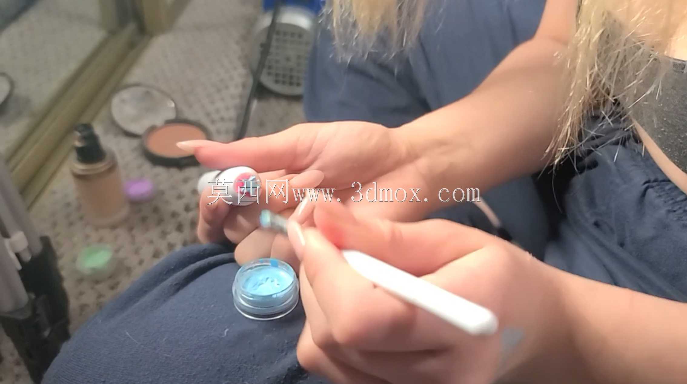带邮票和底座的小型邮票手柄