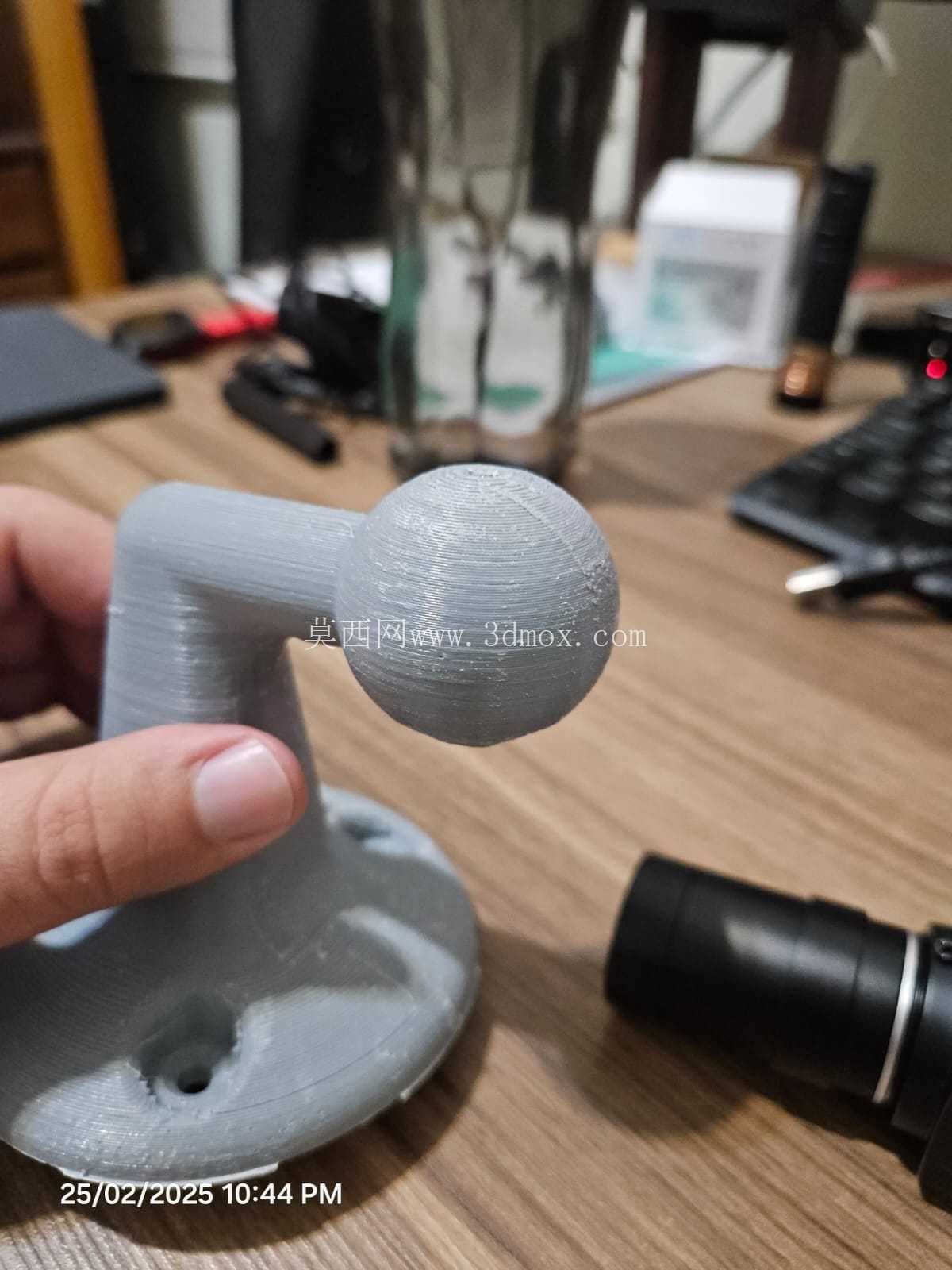 通用壁挂式摄像头支架