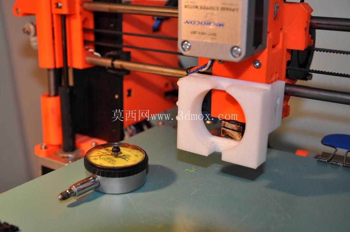 使用 Prusa i3 上的仪表指示器设置床