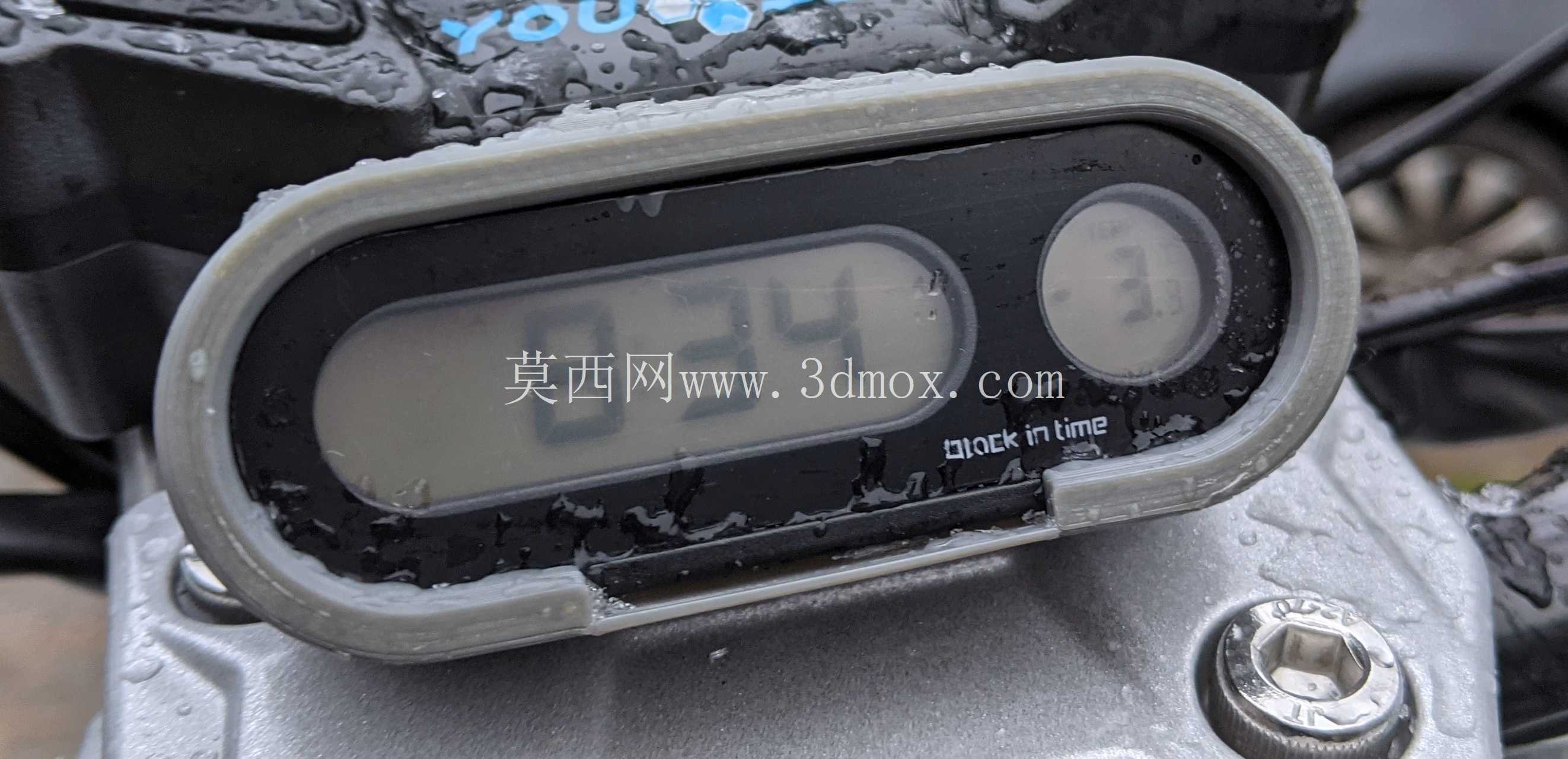 电动滑板车时钟天气保护
