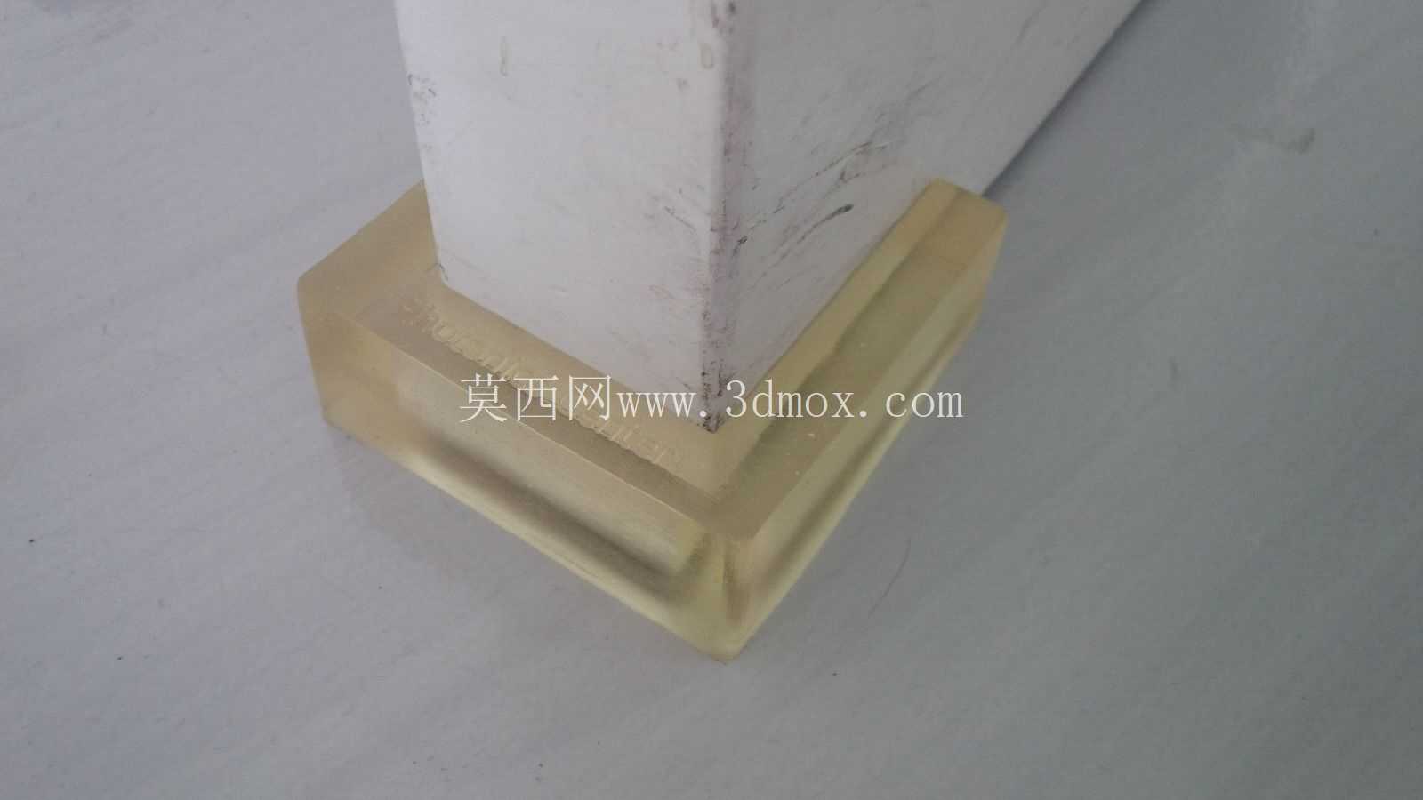 门吸