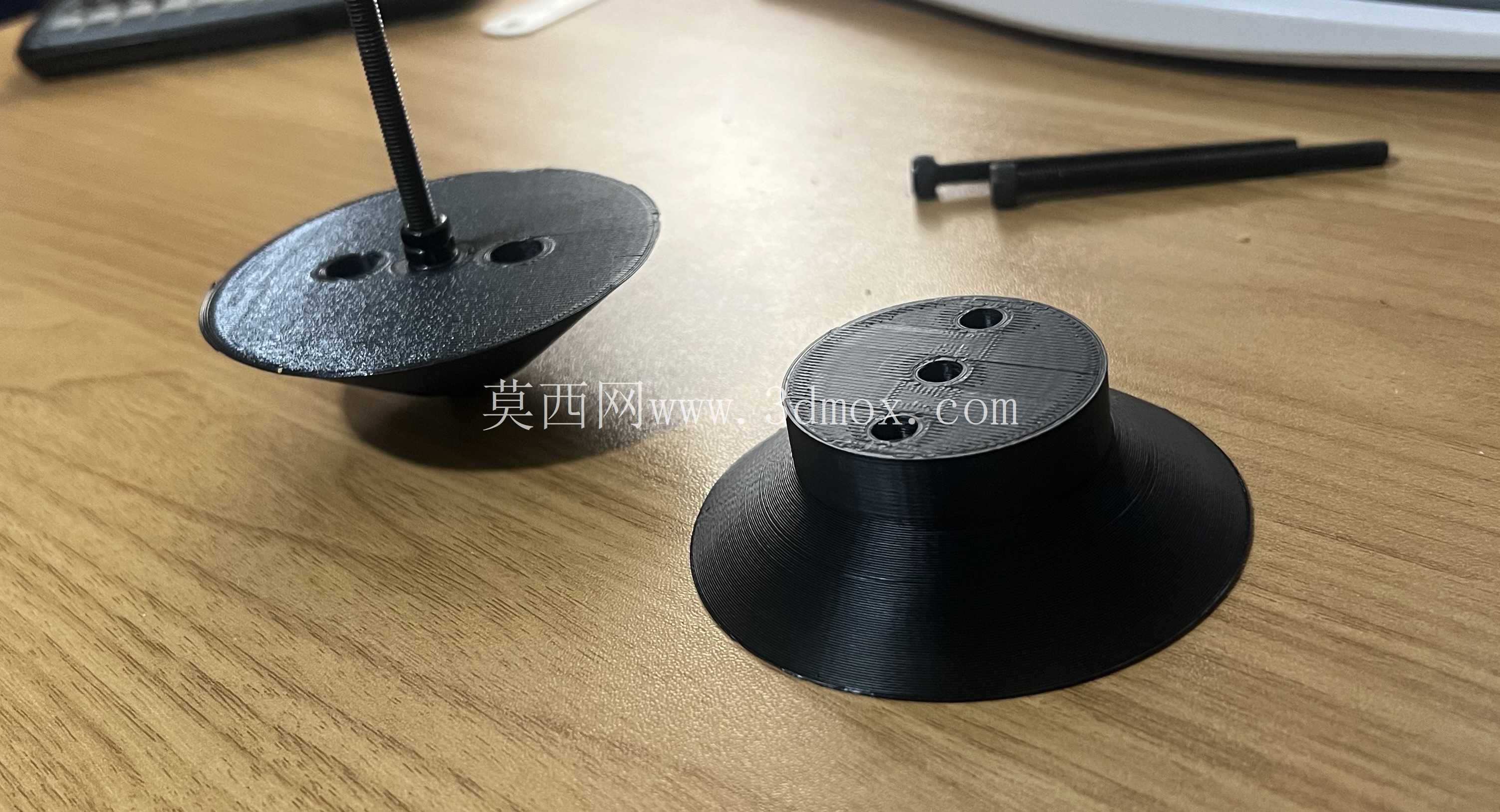 用于手动重新绕线的线轴支架