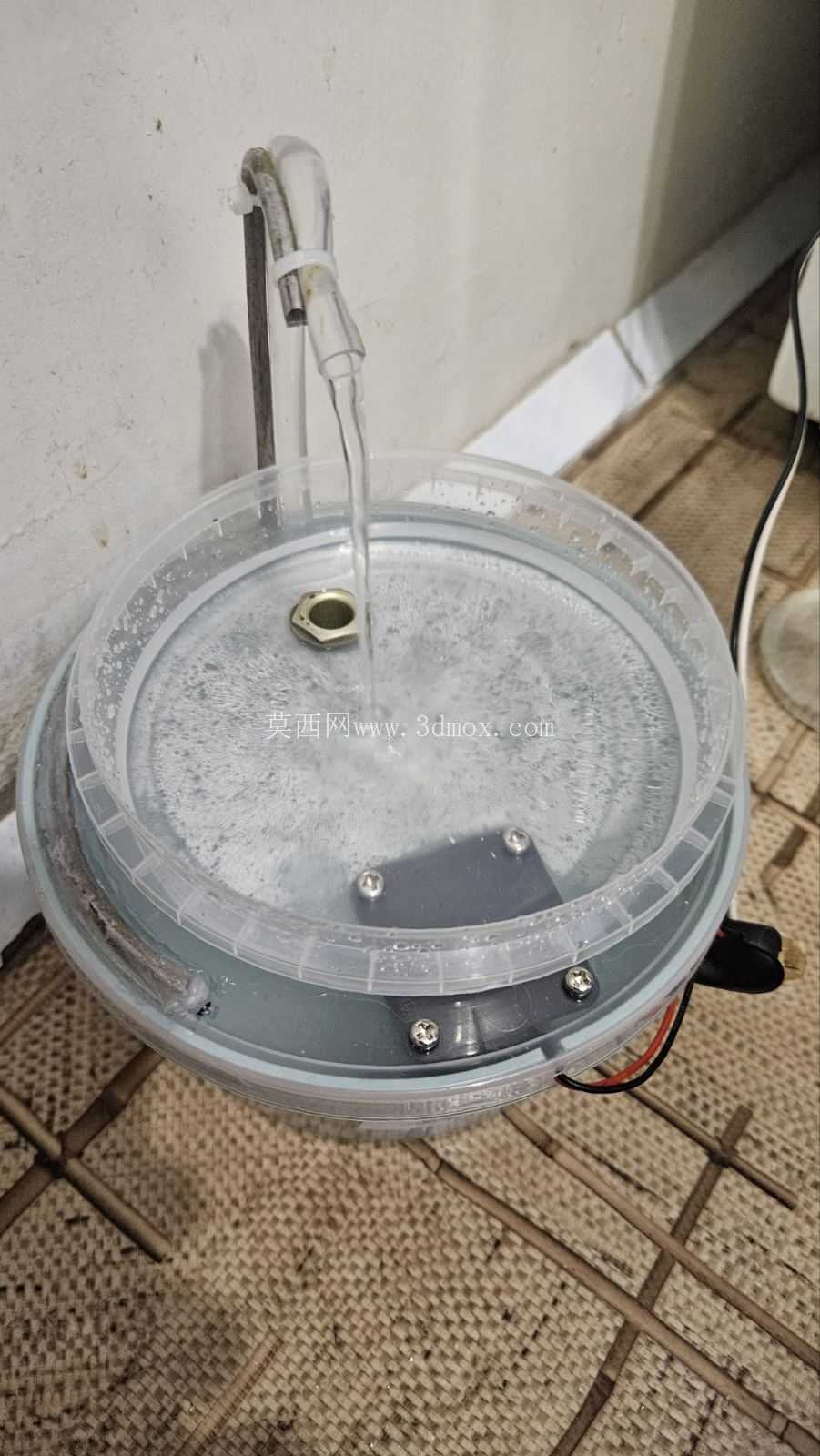 猫饮水器