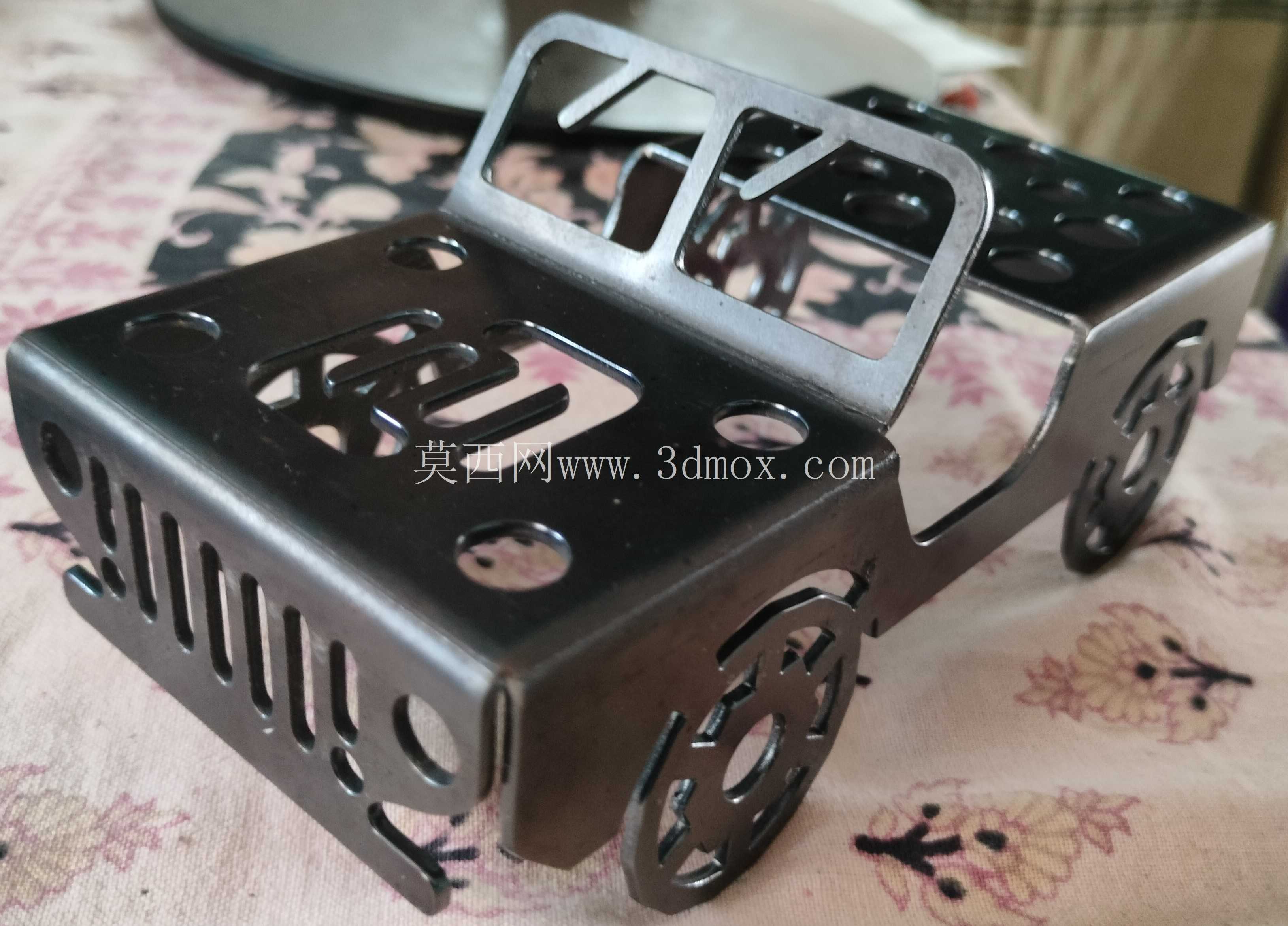 �ӽ� JEEP ��Ϊ�ʼ�