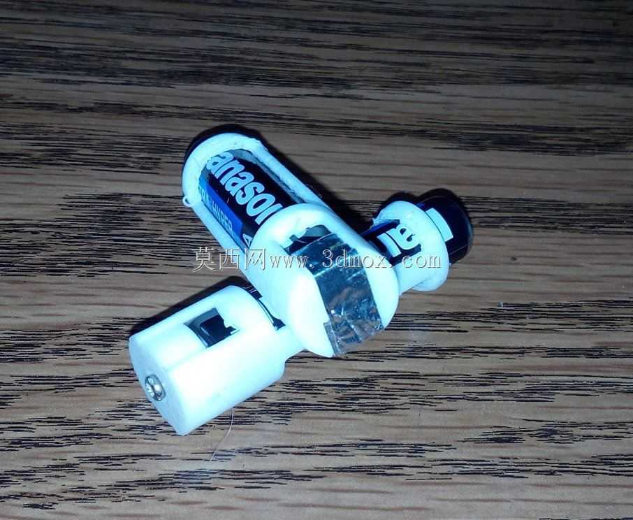用于AAA至AA的电池适配器