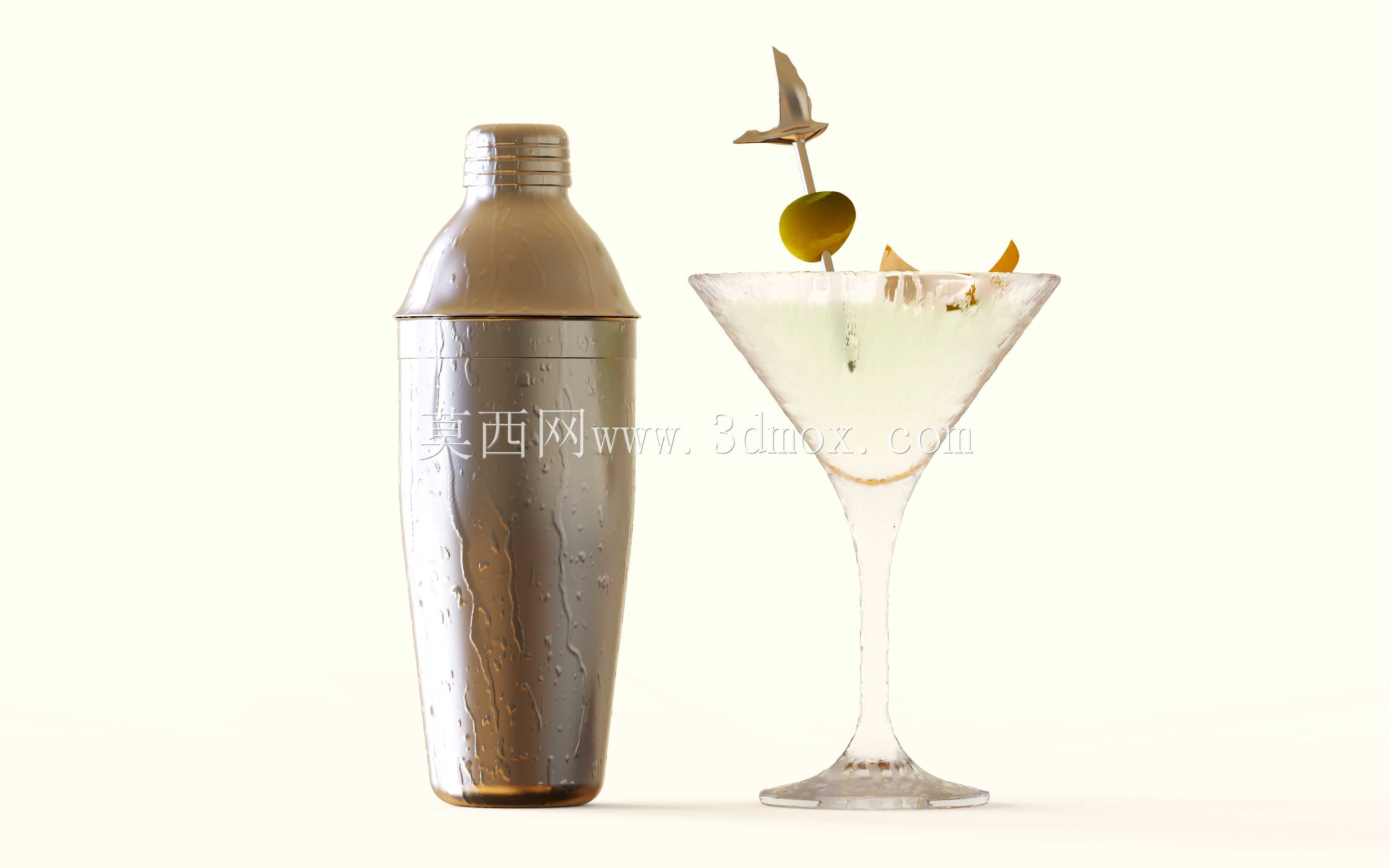 鸡尾酒摇壶和鸡尾酒杯