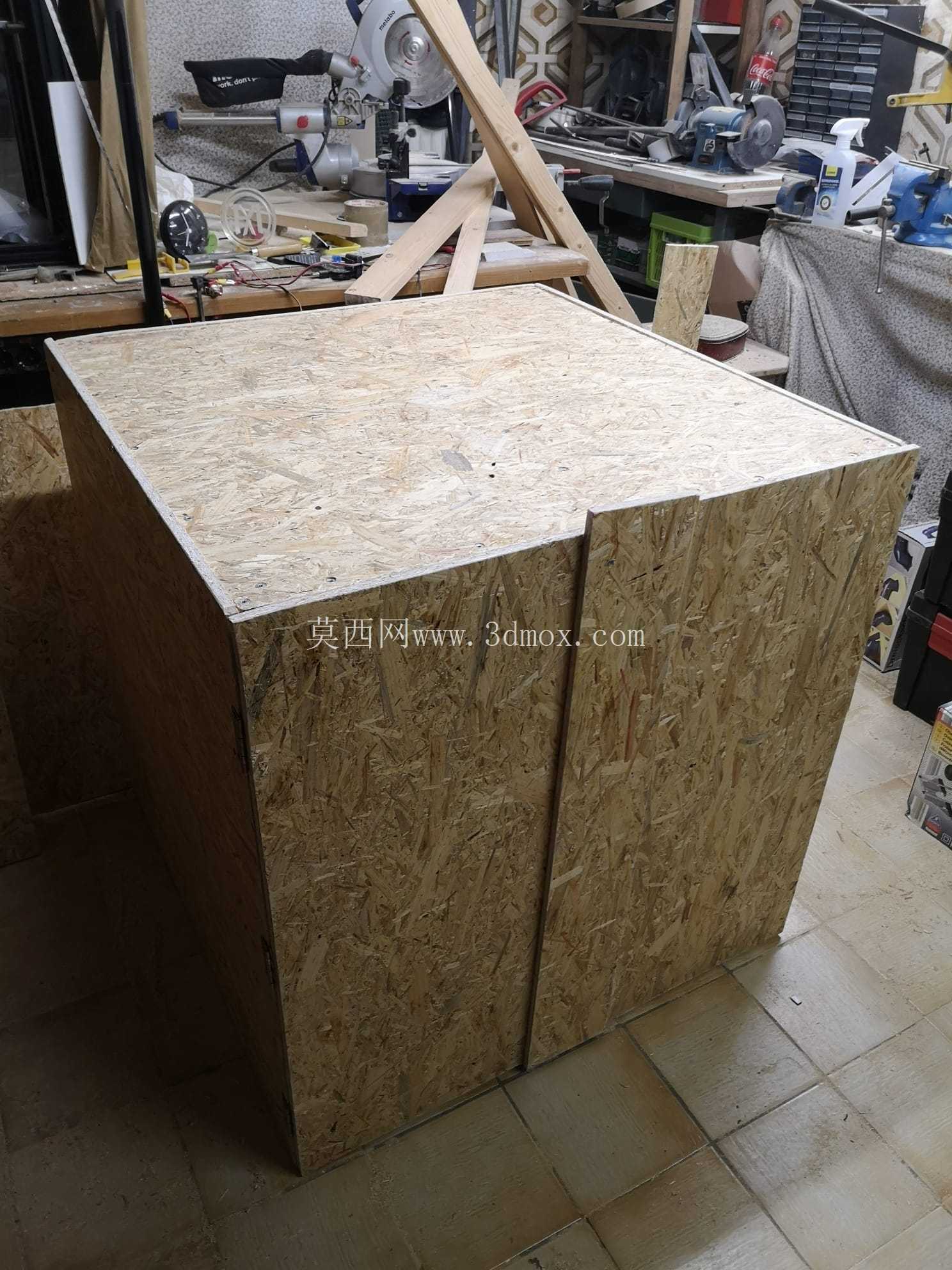 打印机柜外壳可容纳两台打印机,最多可达 Ender 5 Plus