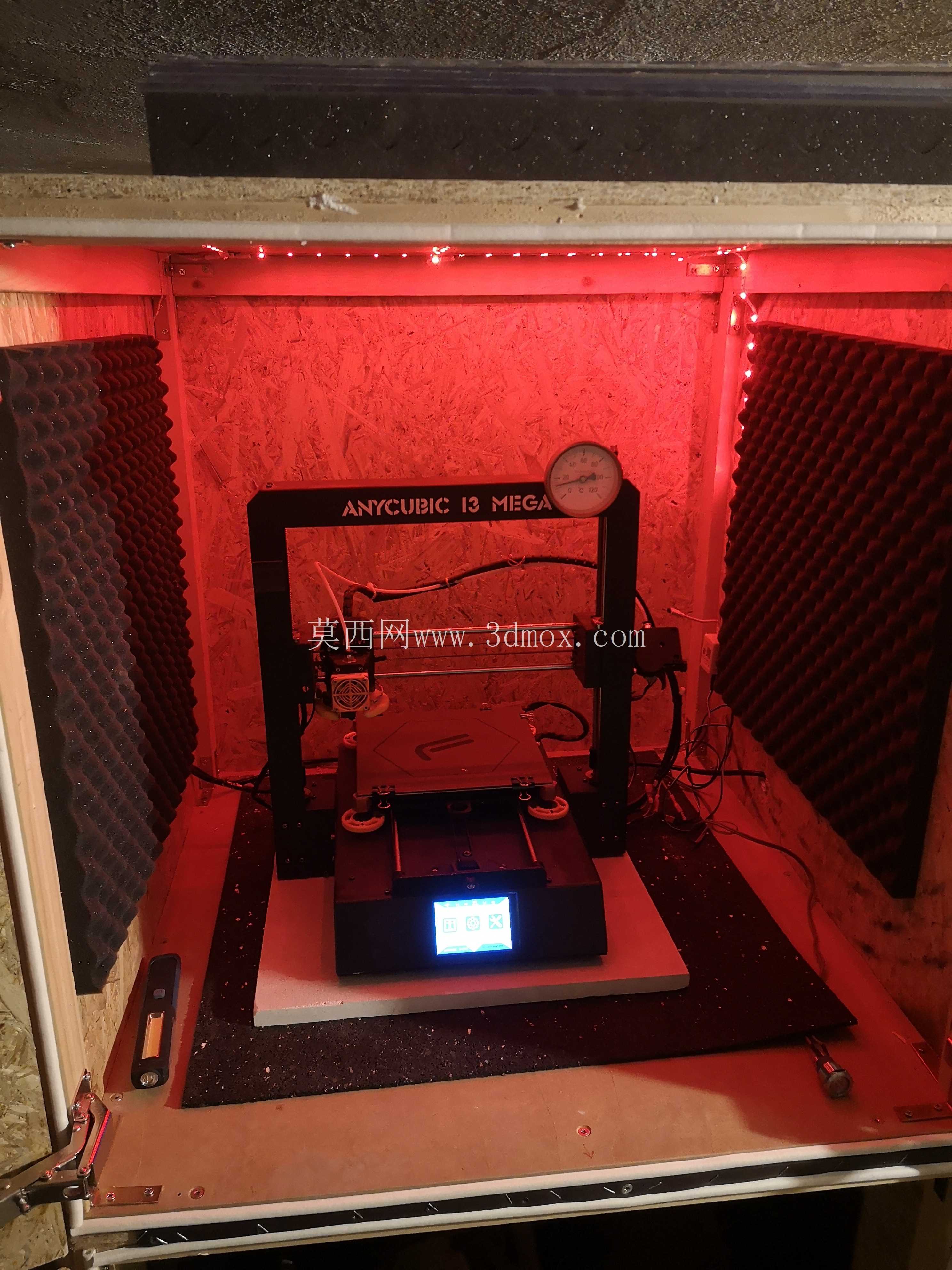 打印机柜外壳可容纳两台打印机,最多可达 Ender 5 Plus
