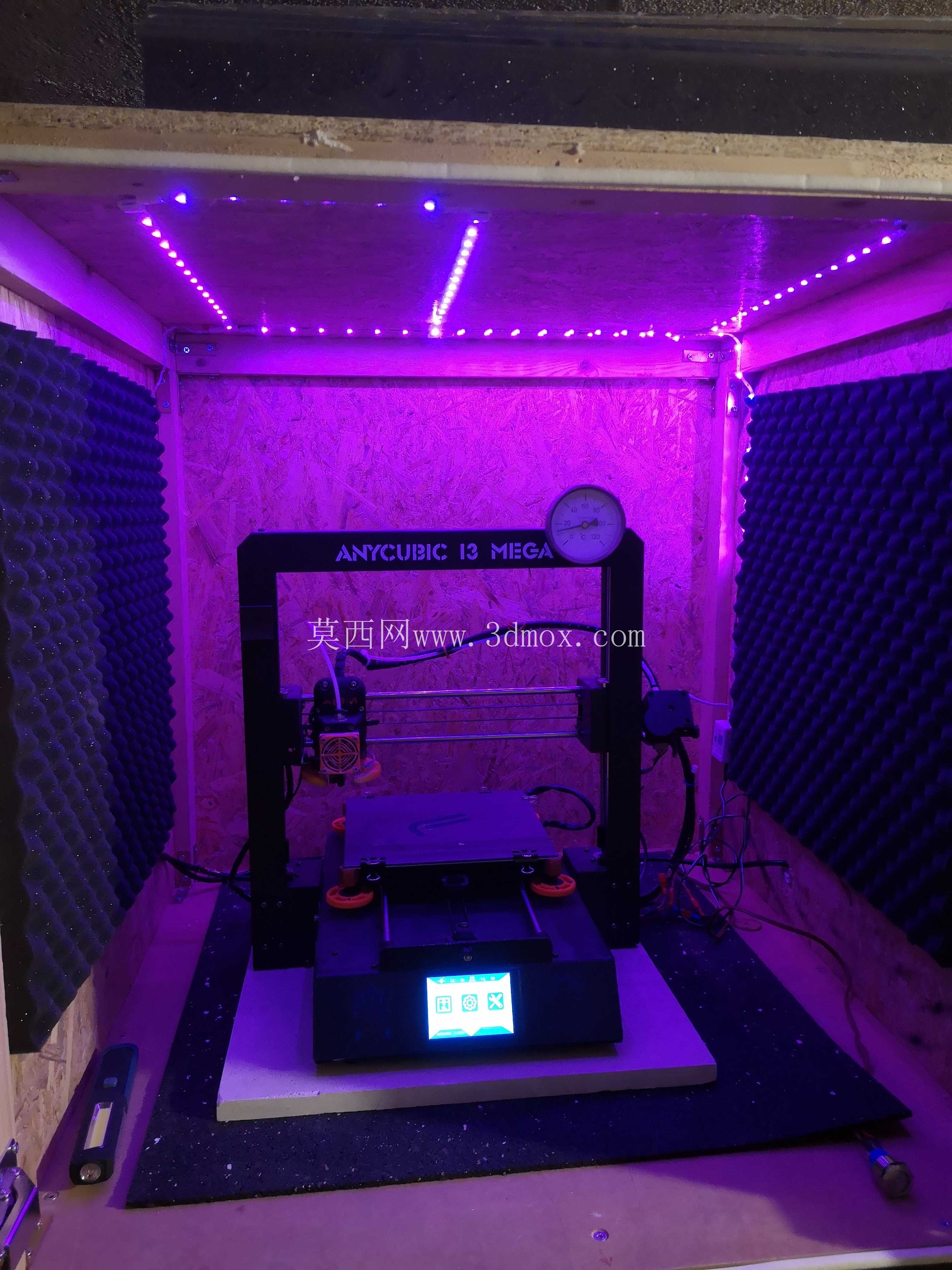 打印机柜外壳可容纳两台打印机,最多可达 Ender 5 Plus