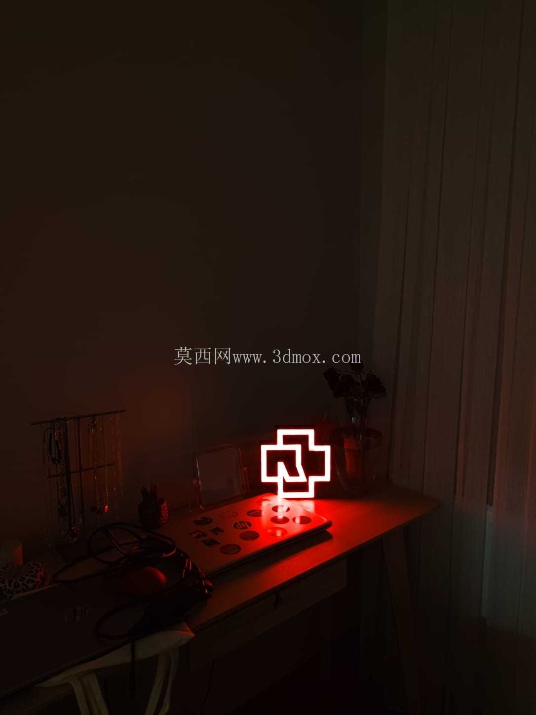 手工制作的 Rammstein 标志灯