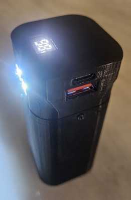 �ƶ���Դ 4x18650 LX-