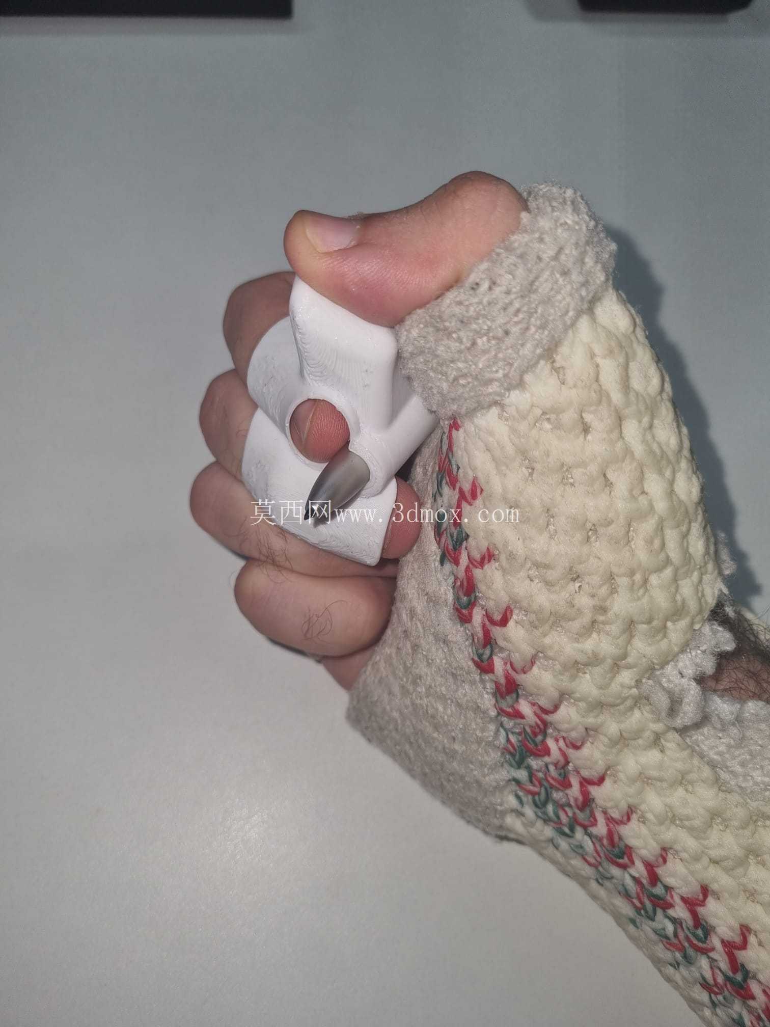 针对石膏或拇指残疾的笔握力
