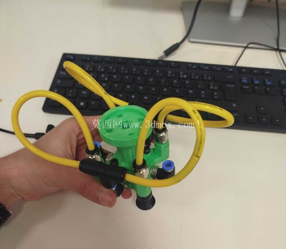 用于机器人操作的真空夹具