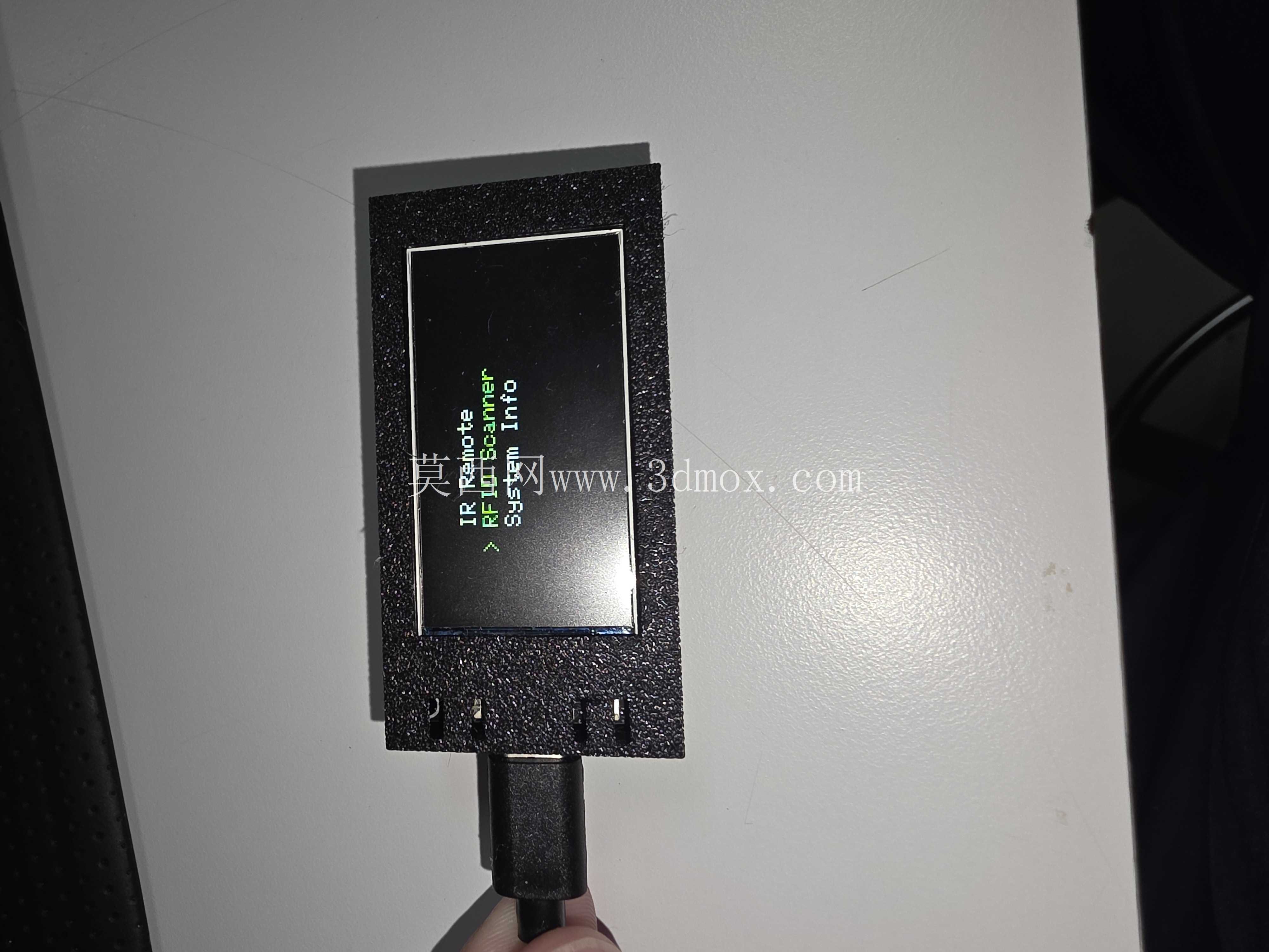 ESP32 Ideaspark 带 1.9" 展示盒
