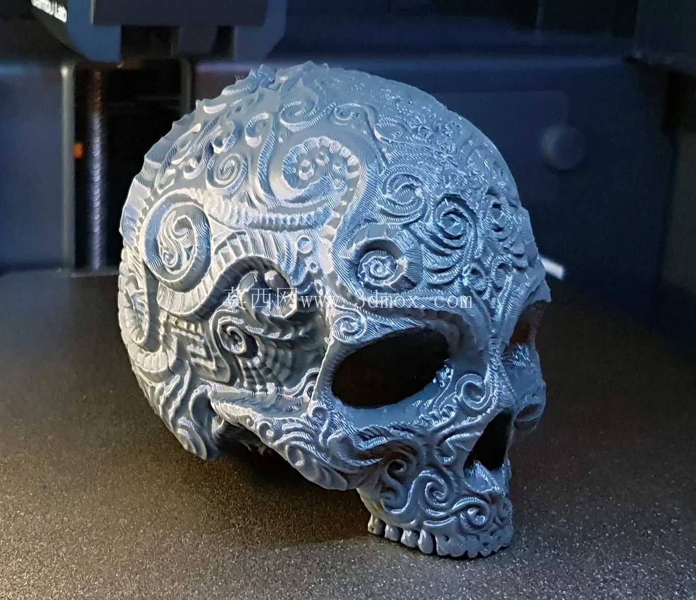 Caelum Ornate:复杂的巴洛克漩涡\u0026 花丝头骨雕塑