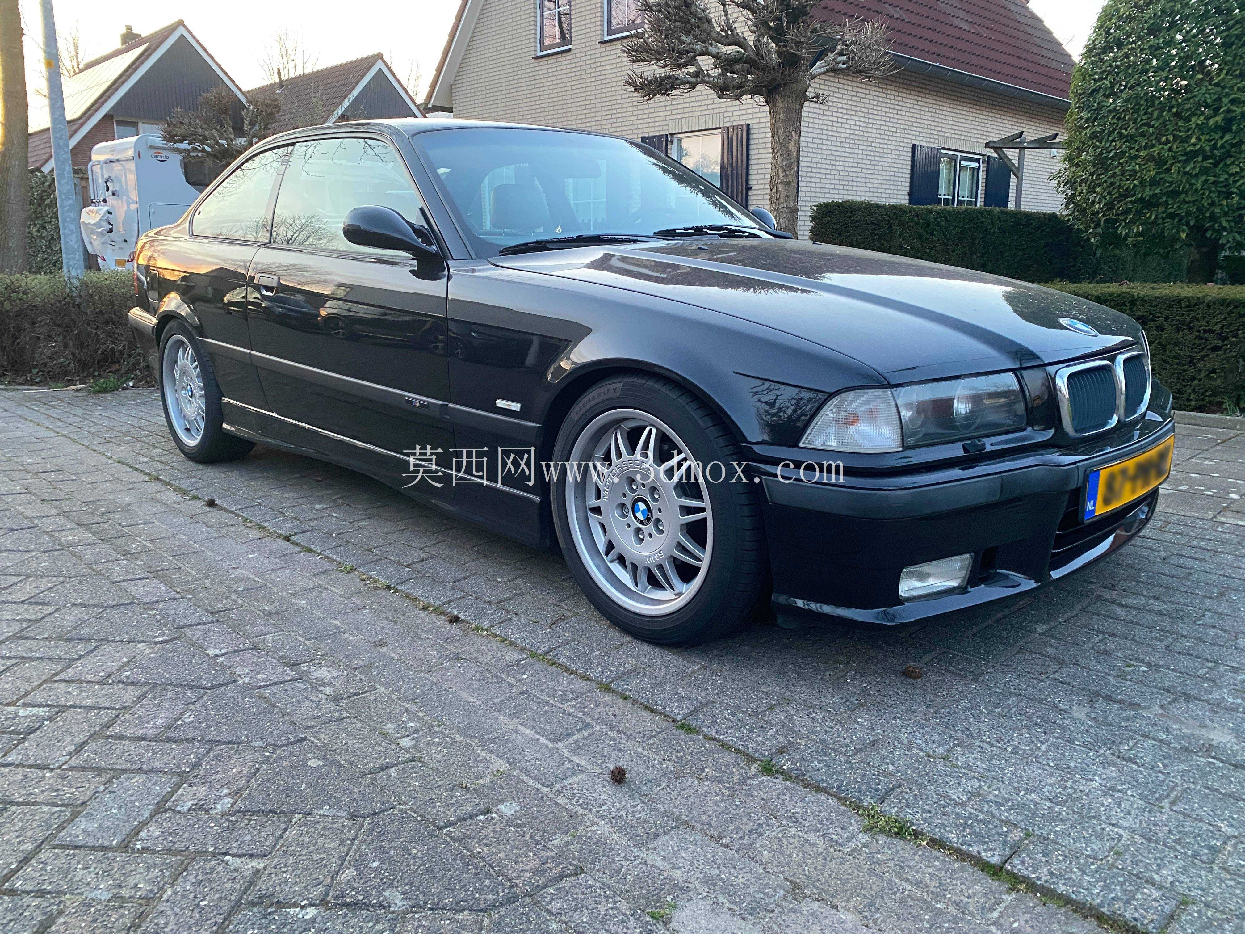BMW E36 1998 车头灯清洗器(以保持 E36 的美观外观)