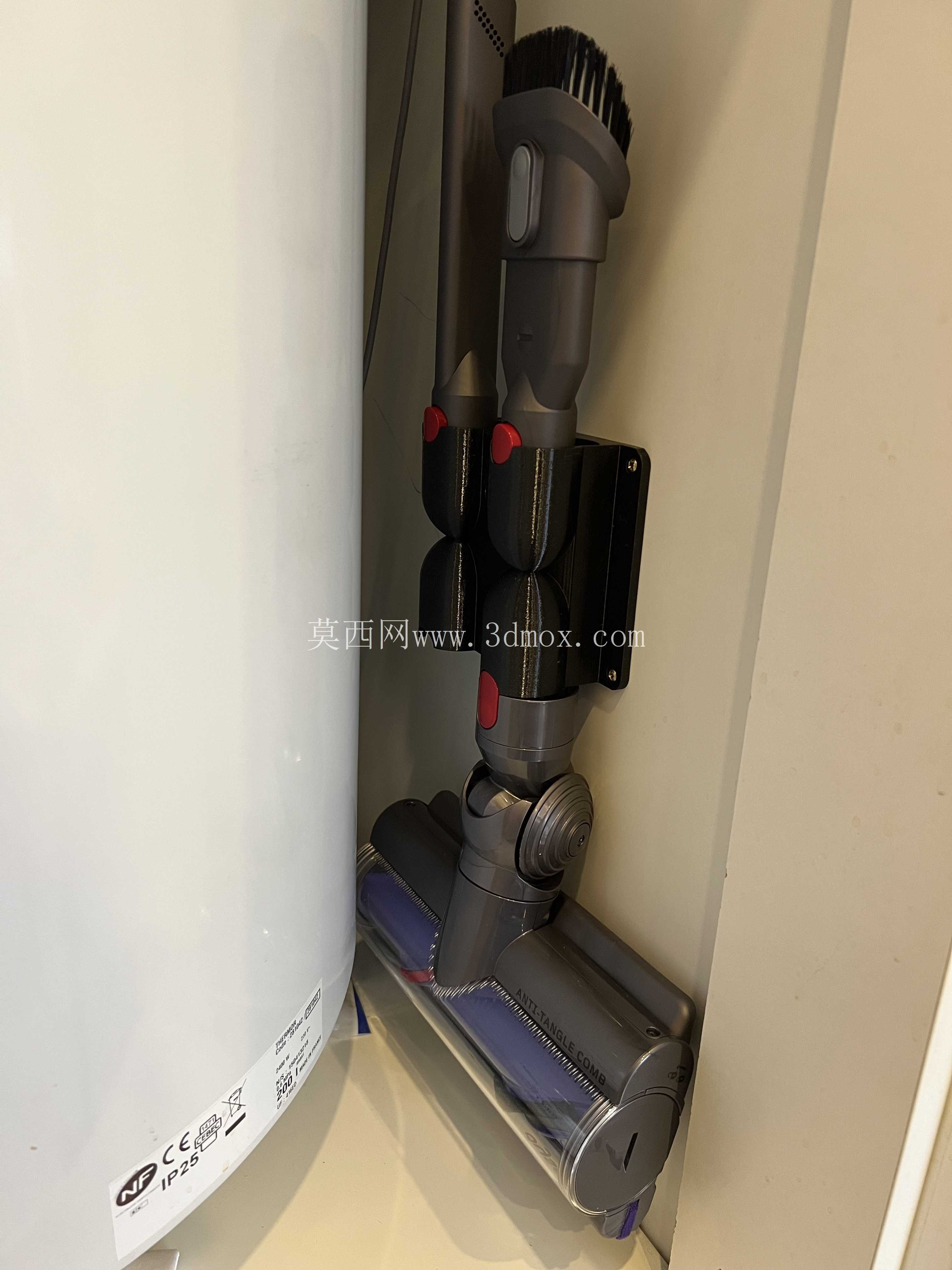 4 个插槽 Dyson? 吸尘器配件支持