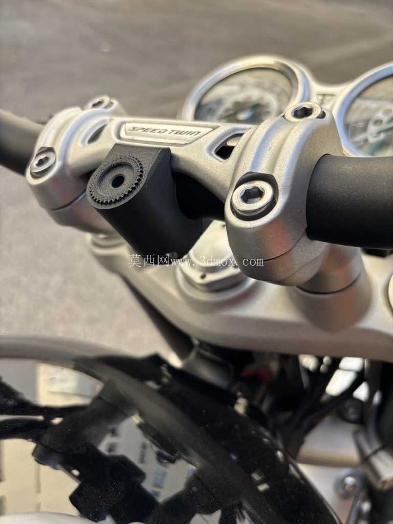 Triumph 1200 Speed ˫ QuadLock ���Ѽ�������