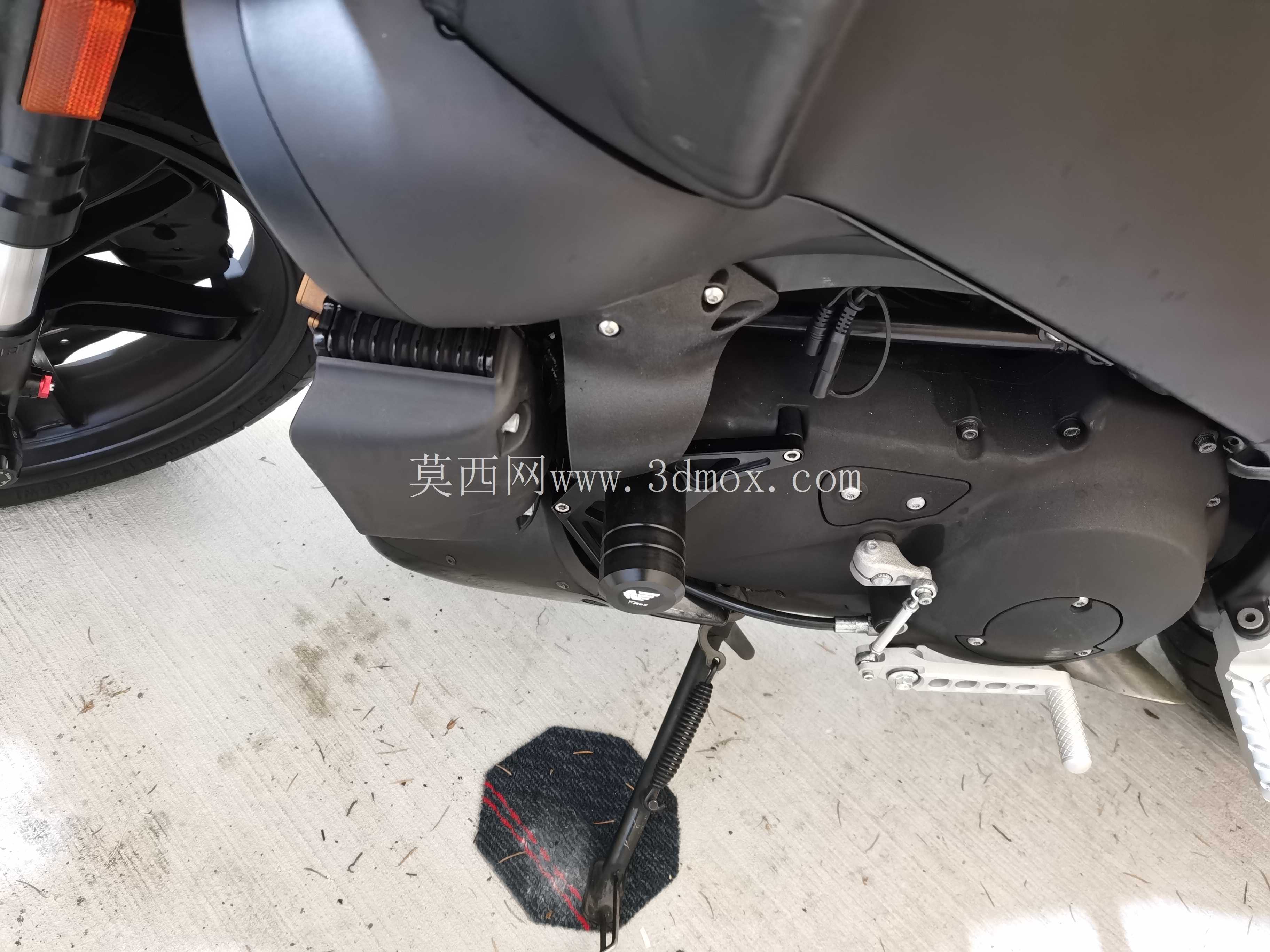 Buell XB 喇叭罩安装 +T-Rex 车架滑块左侧