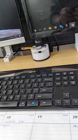 将 Logitech K750 键盘支架更新为 Wali 显示器支架