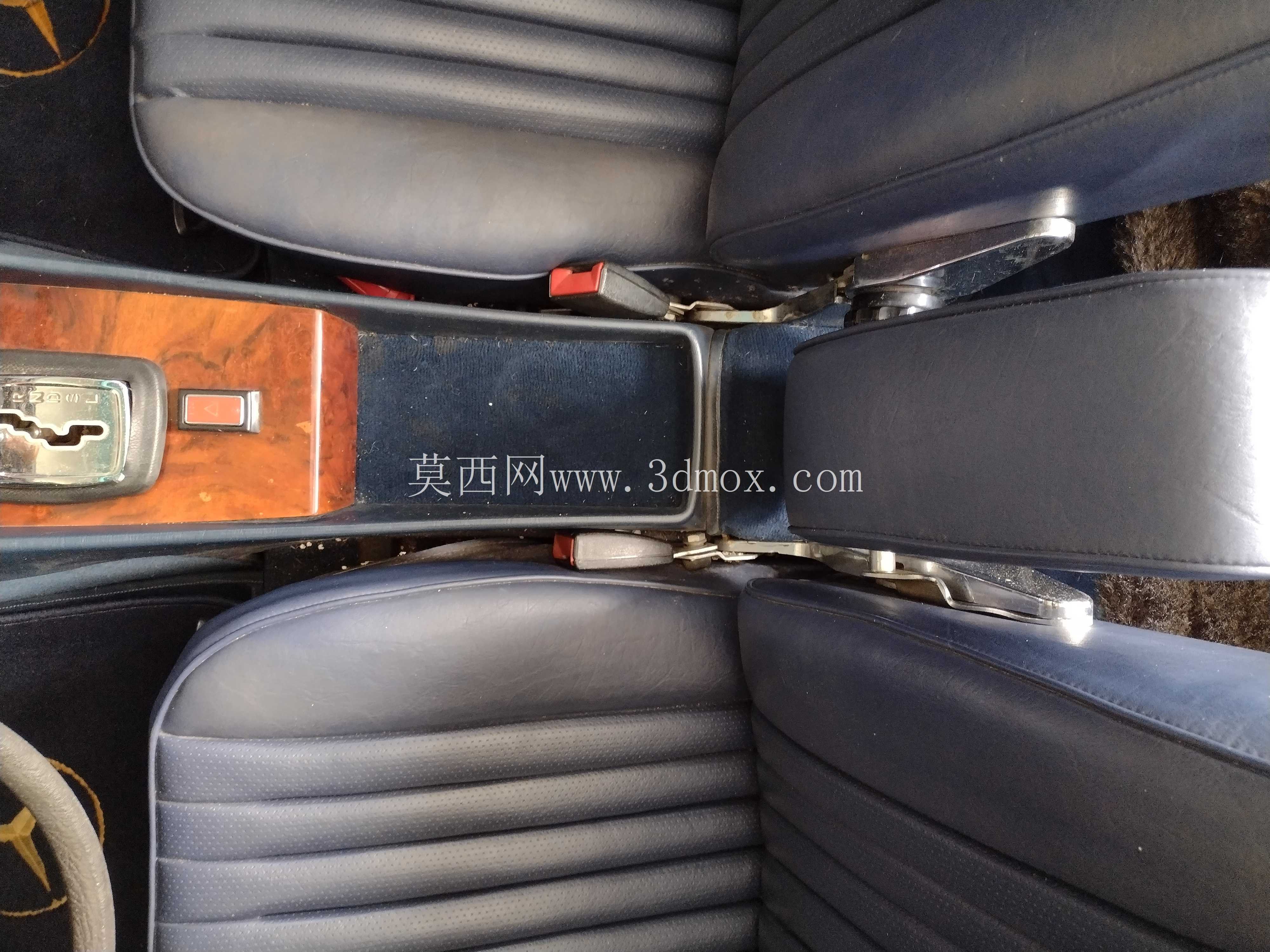 ÷����˹ 350 SL ����̨���