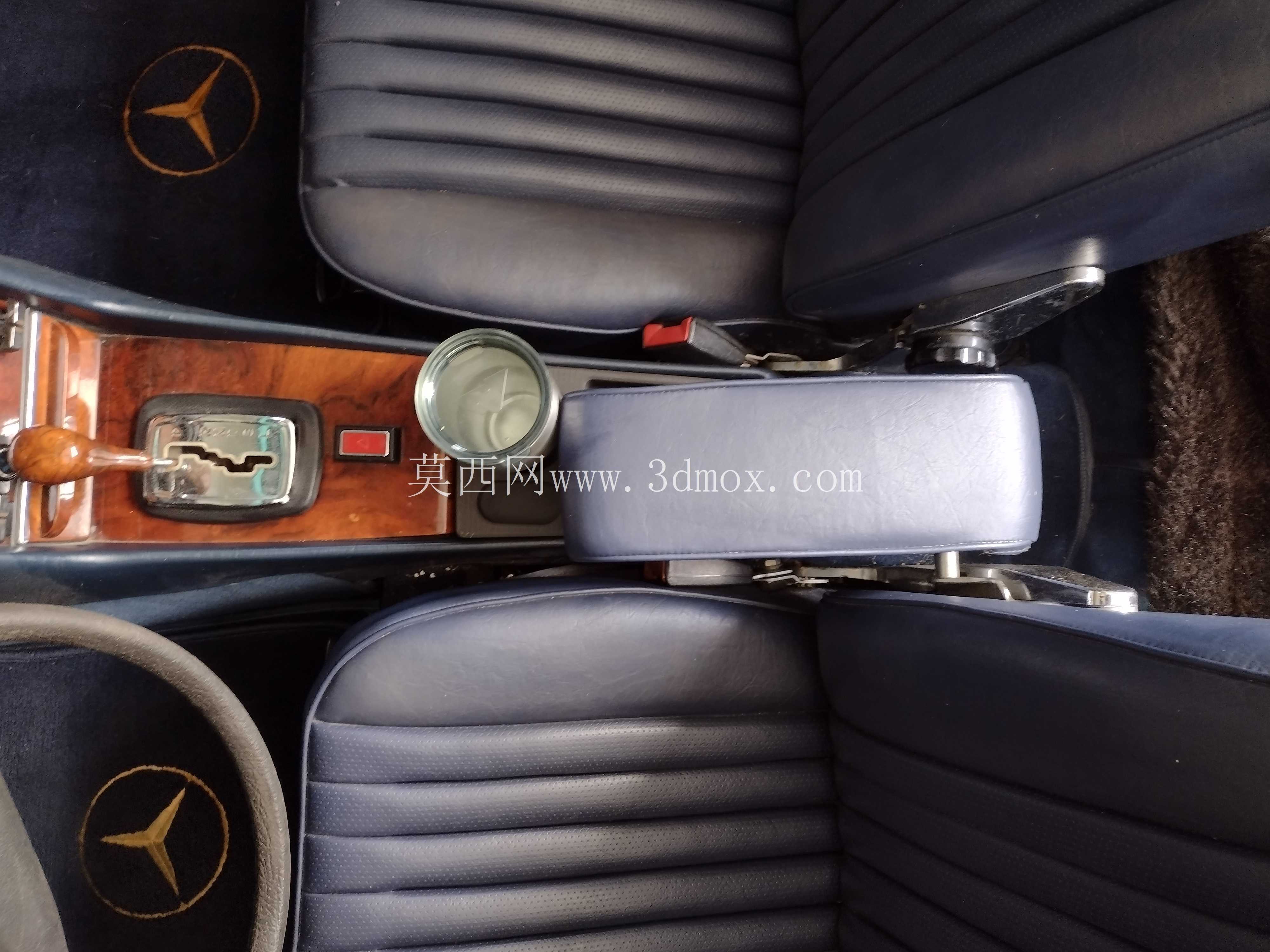 ÷����˹ 350 SL ����̨���