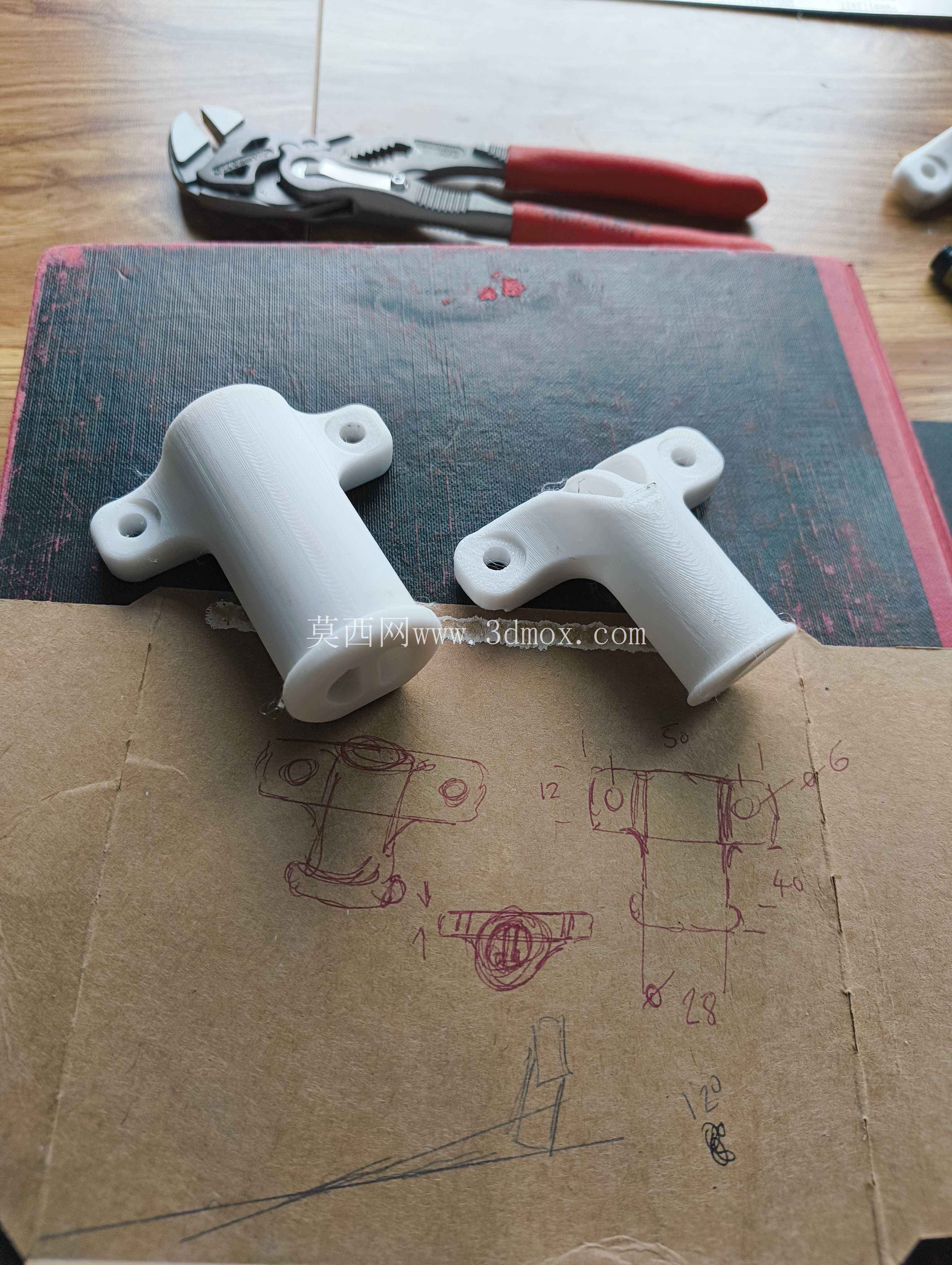 适用于 Tubus 架和 Lezyne 灯的自行车尾灯支架