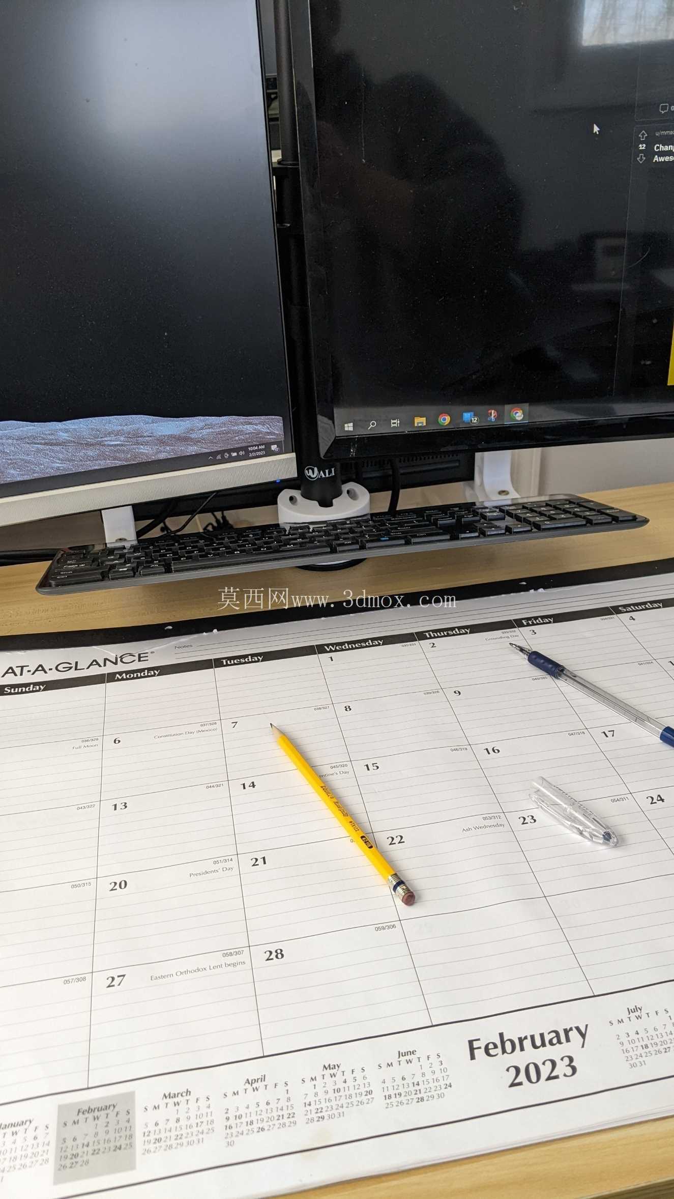 将 Logitech K750 键盘支架更新为 Wali 显示器支架