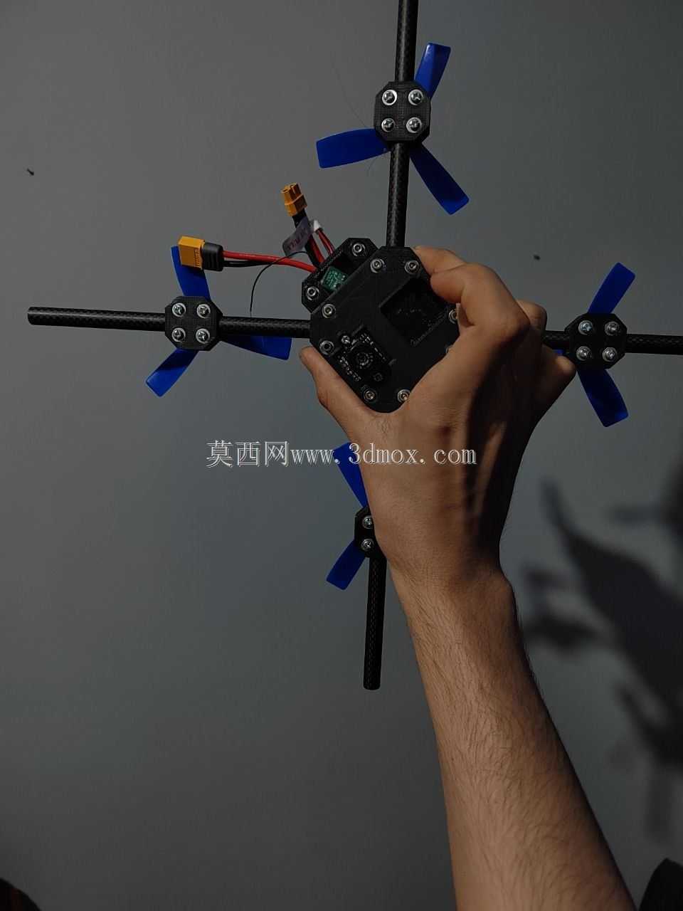 四旋翼飞机
