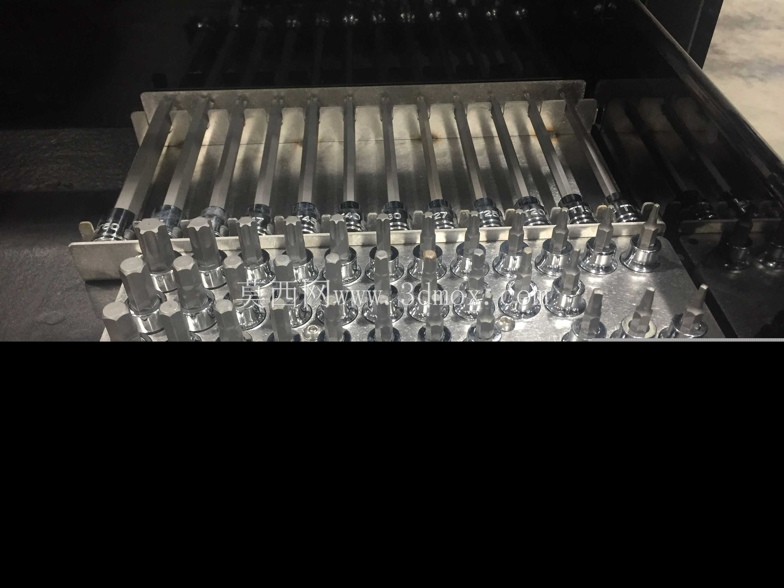 Tekton�����׼����߳�����