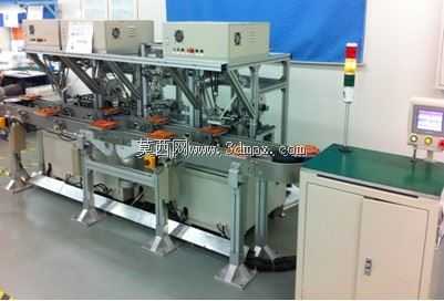 工业3D模型该机器集成了许多蜘蛛臂来标记手机