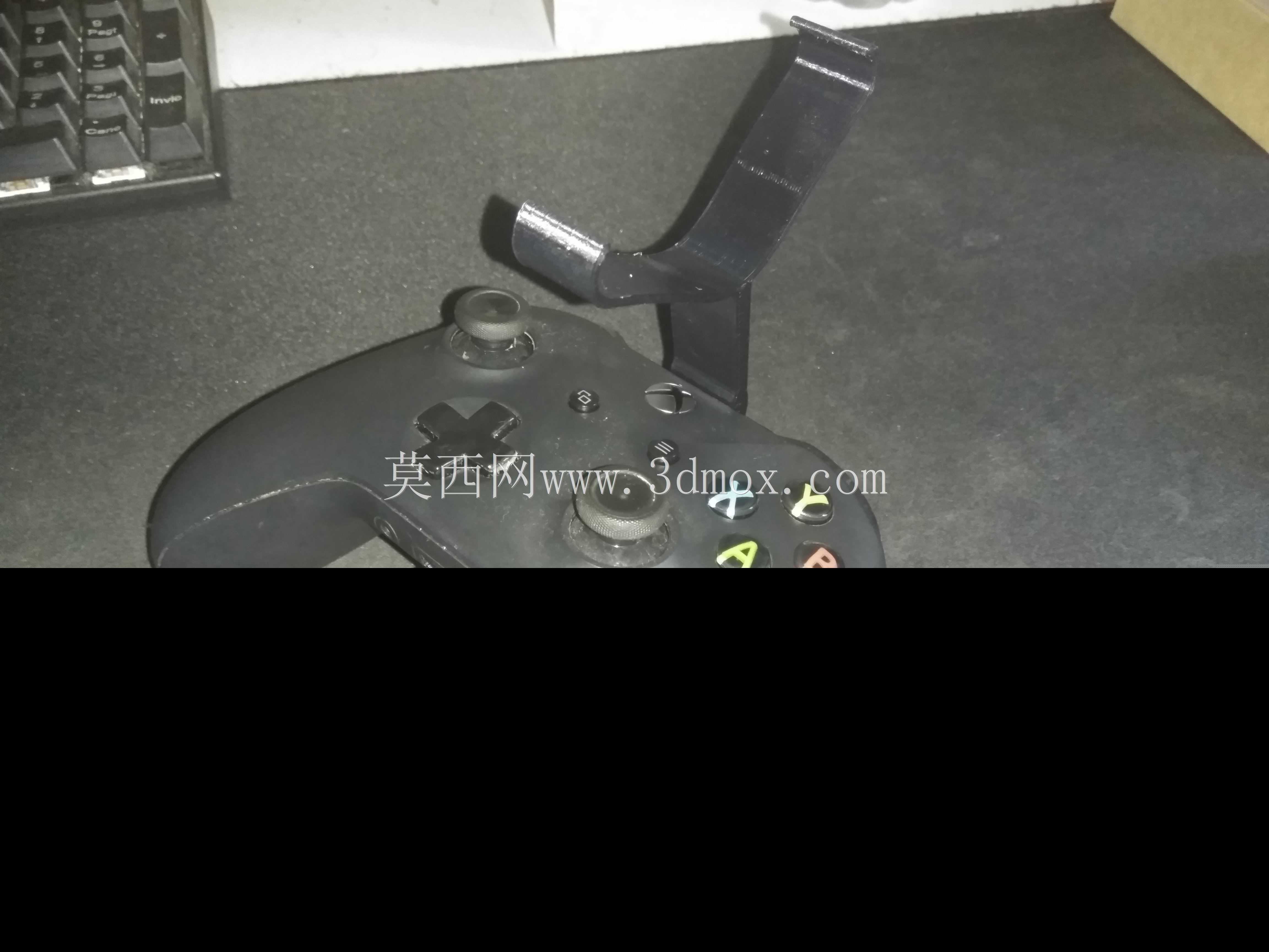 可3D打印的Xbox One控制器支架手机支架