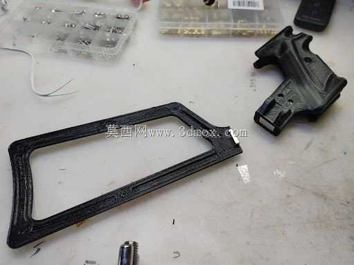 Crosman 1377/1322带磁铁的折叠枪托