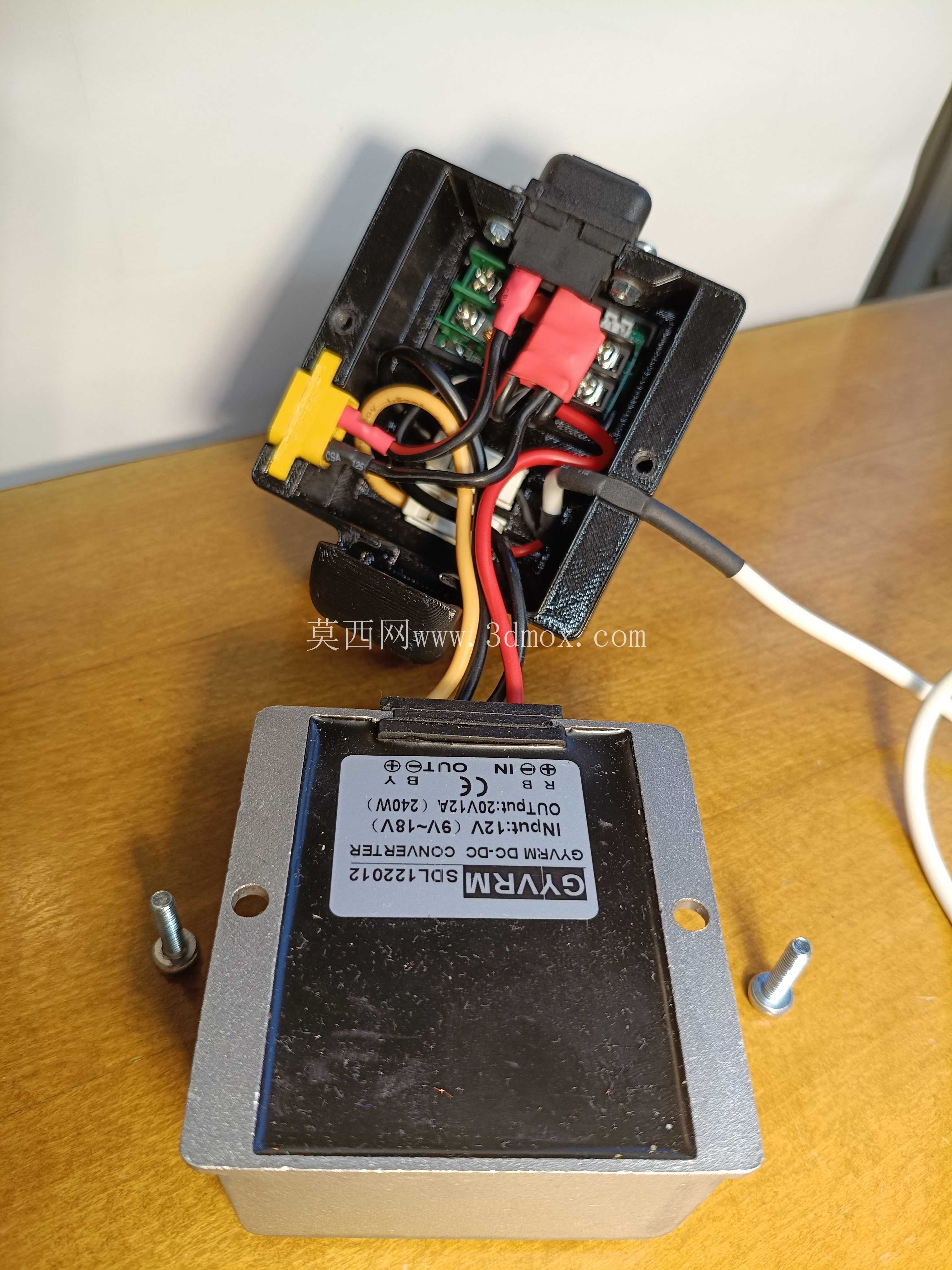 �ʼǱ�����ת���� 12 �� 20V DC