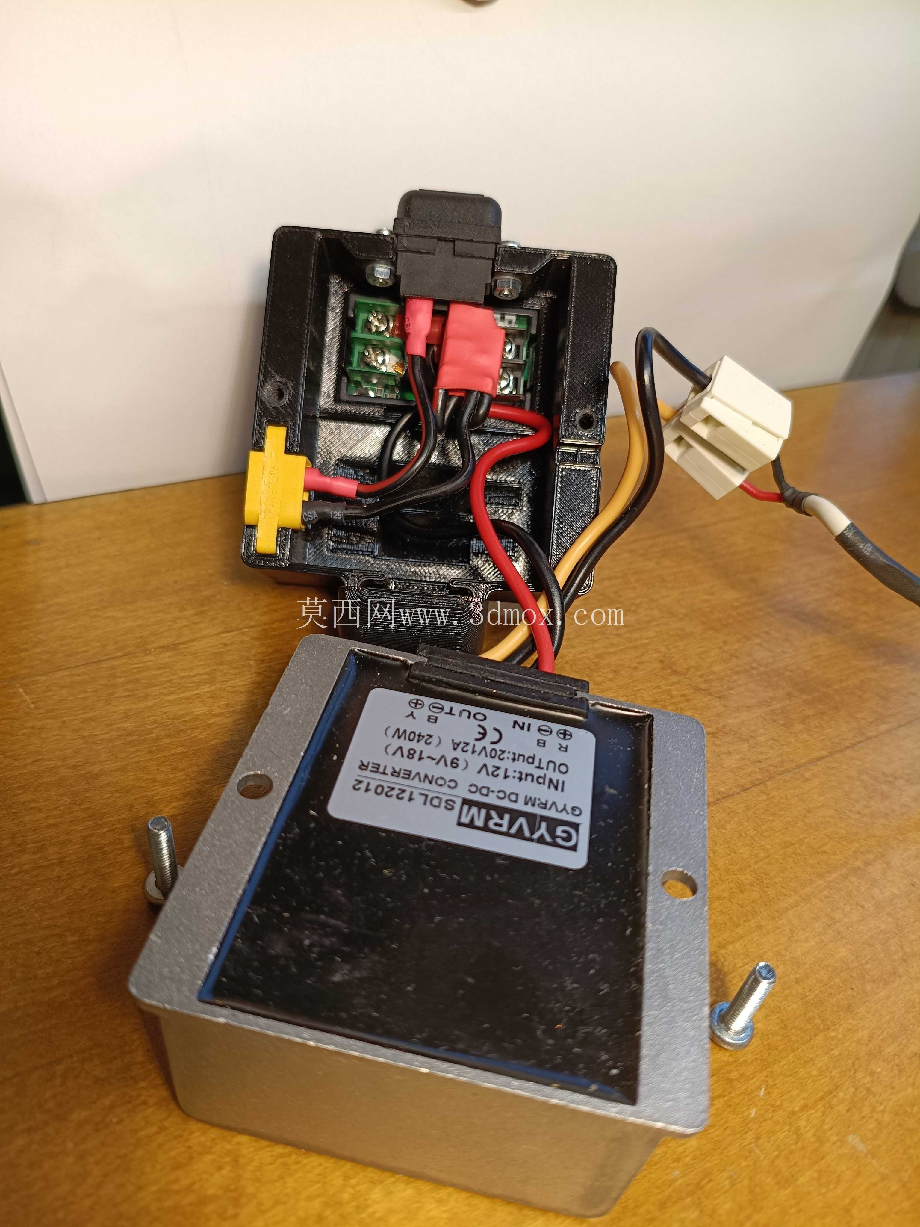 �ʼǱ�����ת���� 12 �� 20V DC
