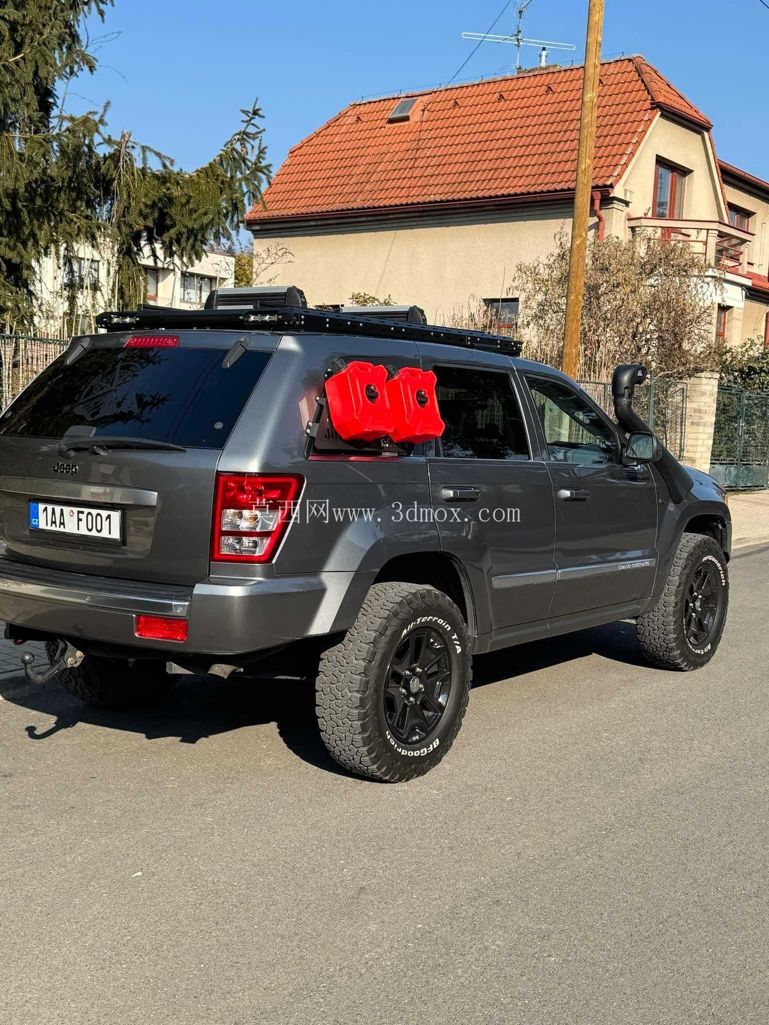 Jeep WK1 车窗覆盖 molle 系统