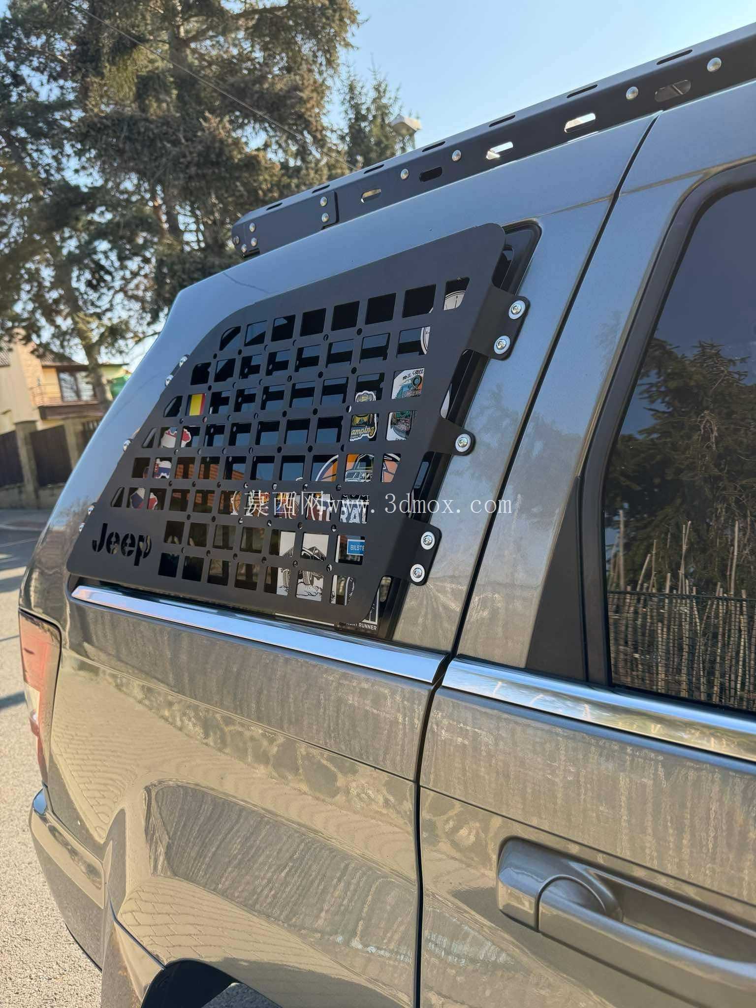 Jeep WK1 车窗覆盖 molle 系统
