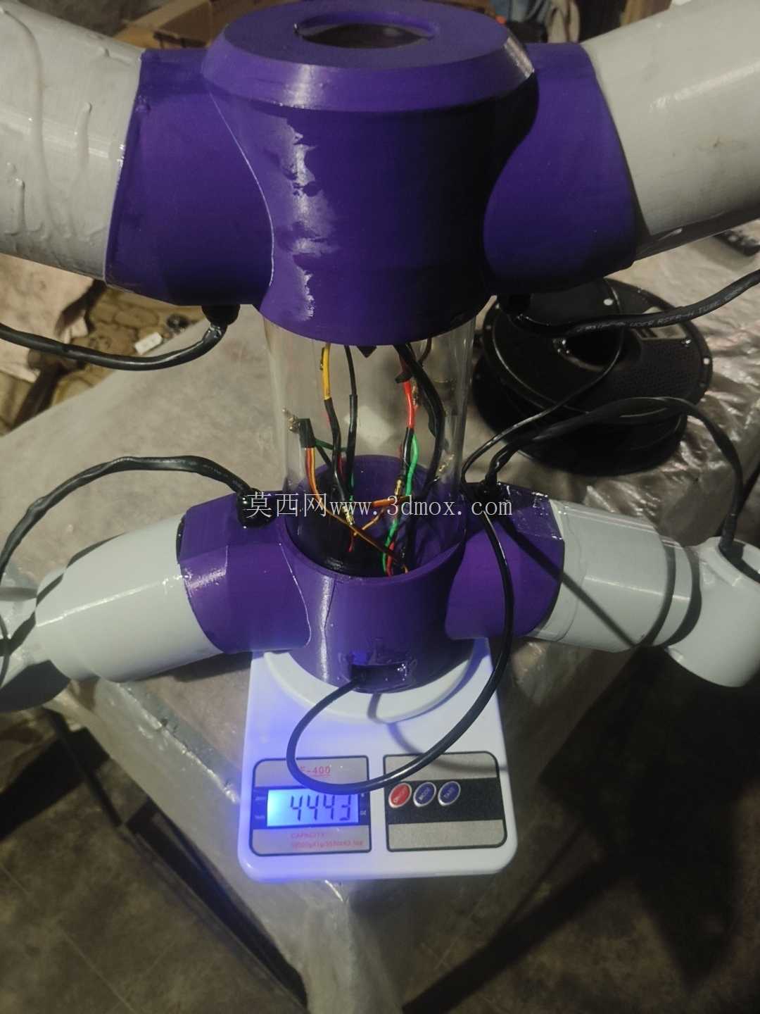 矢量推力遥控潜水器 (ROV) – 研究原型