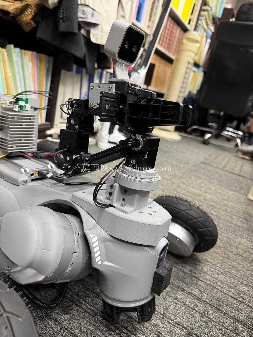 ���� ROBOTIS OpenMANIPULATOR-X �� Unitree Go2 ǰ������װ��