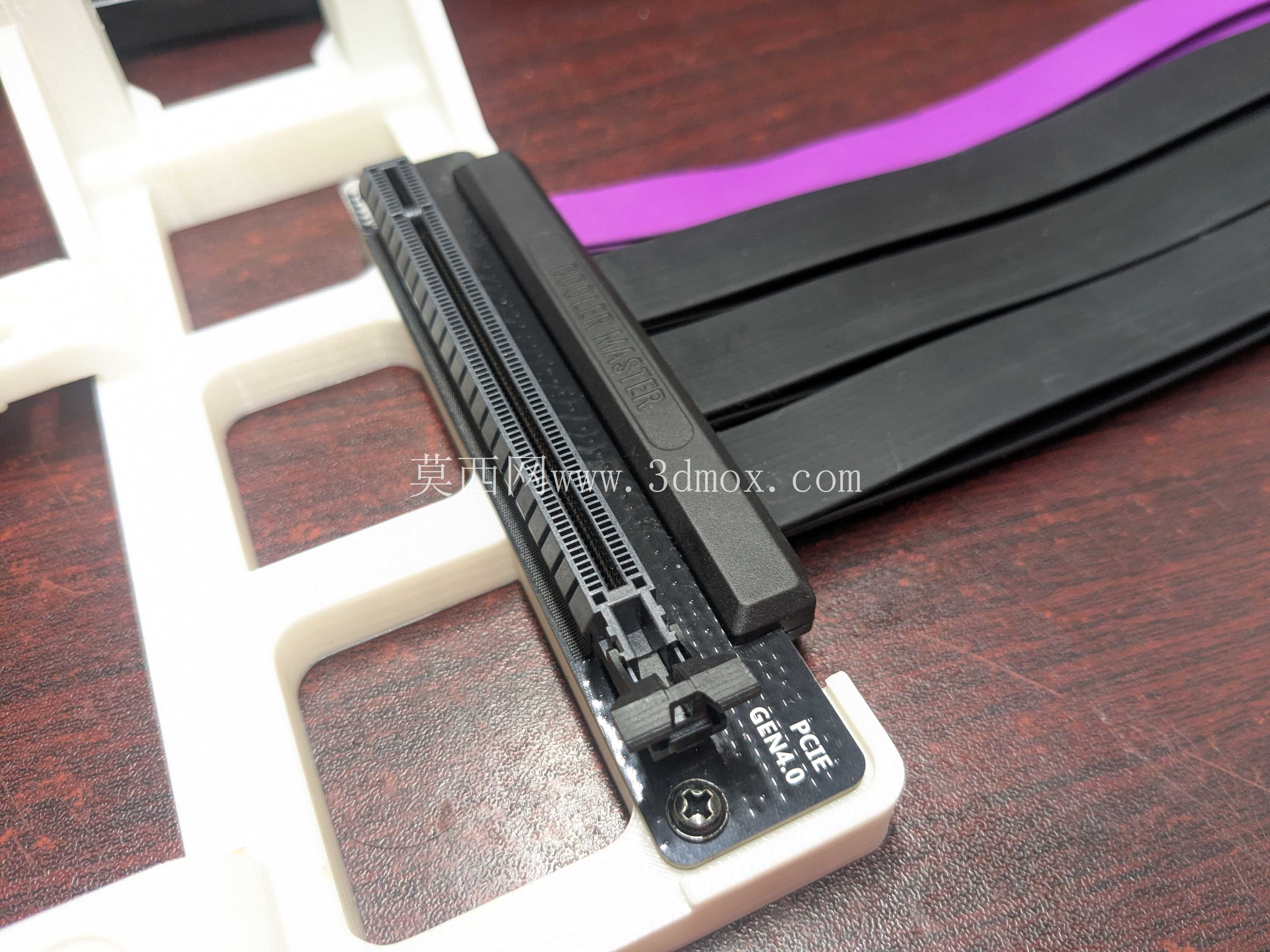 Cooler Master PCIe 4.0 x16 300mm 转接电缆母头部件