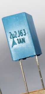 ��Ĥ����2,2uF 63V