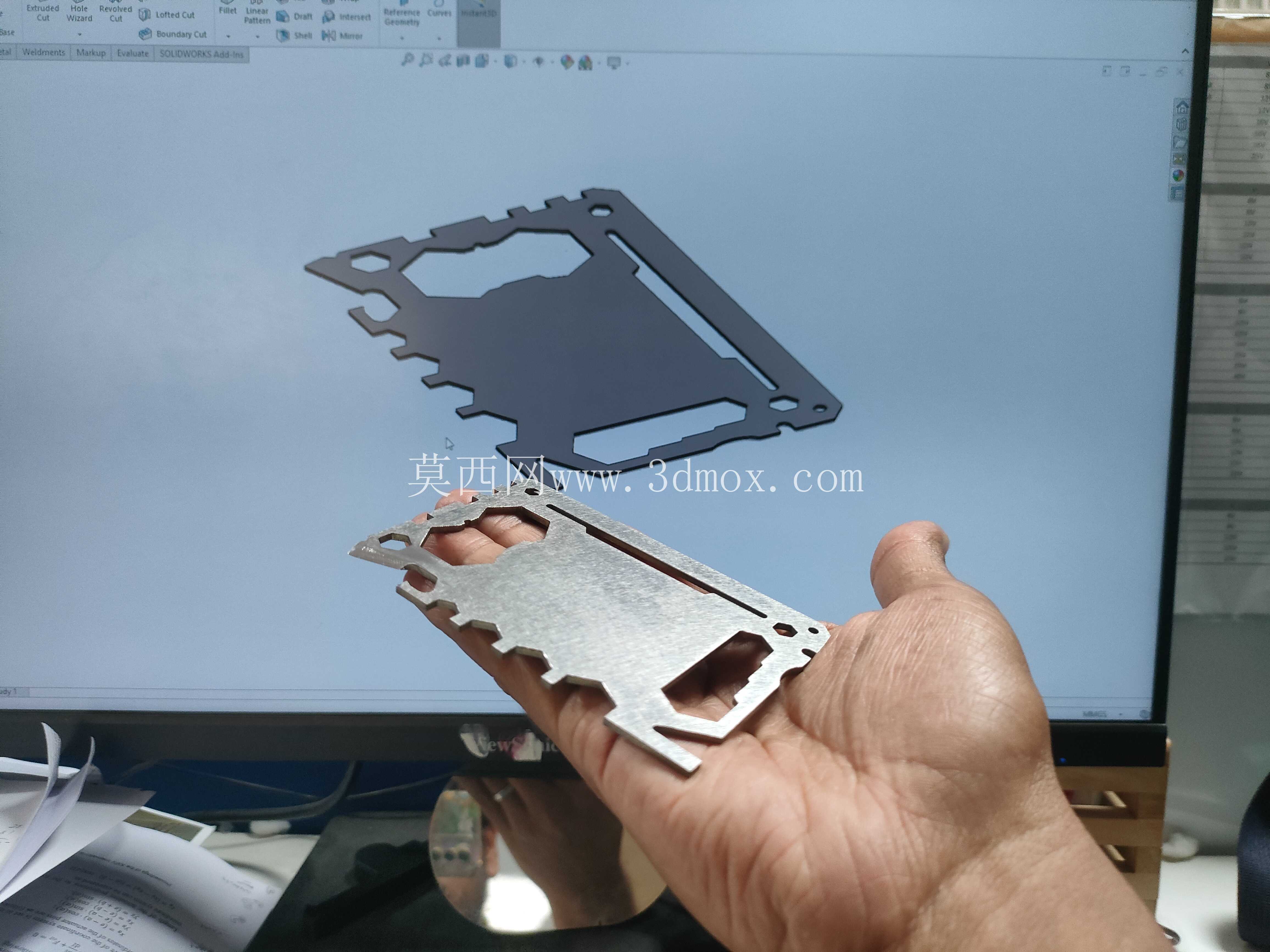 紧凑型信用卡多功能工具 - 逆向工程 | SolidWorks | 激光切割