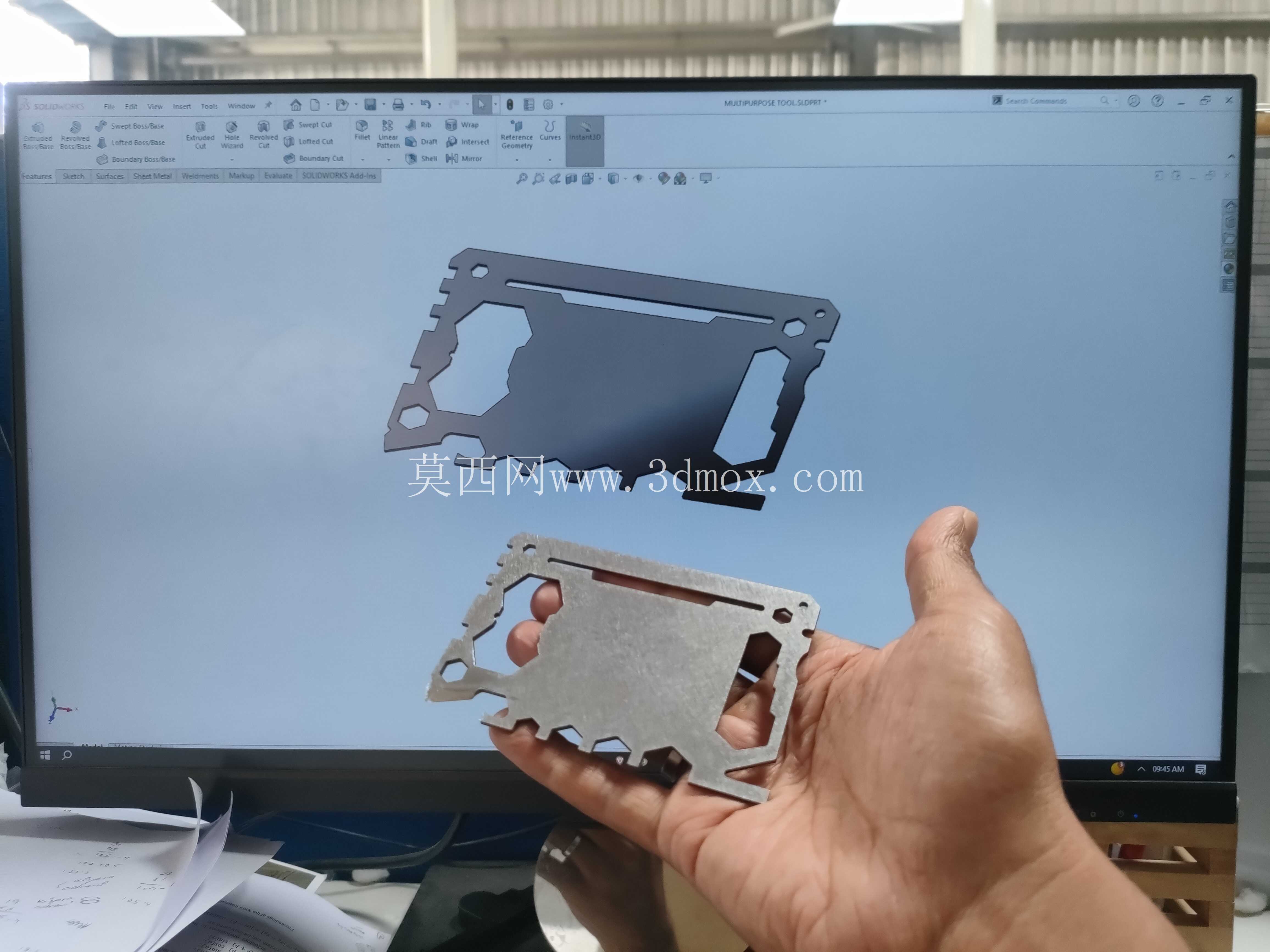 紧凑型信用卡多功能工具 - 逆向工程 | SolidWorks | 激光切割