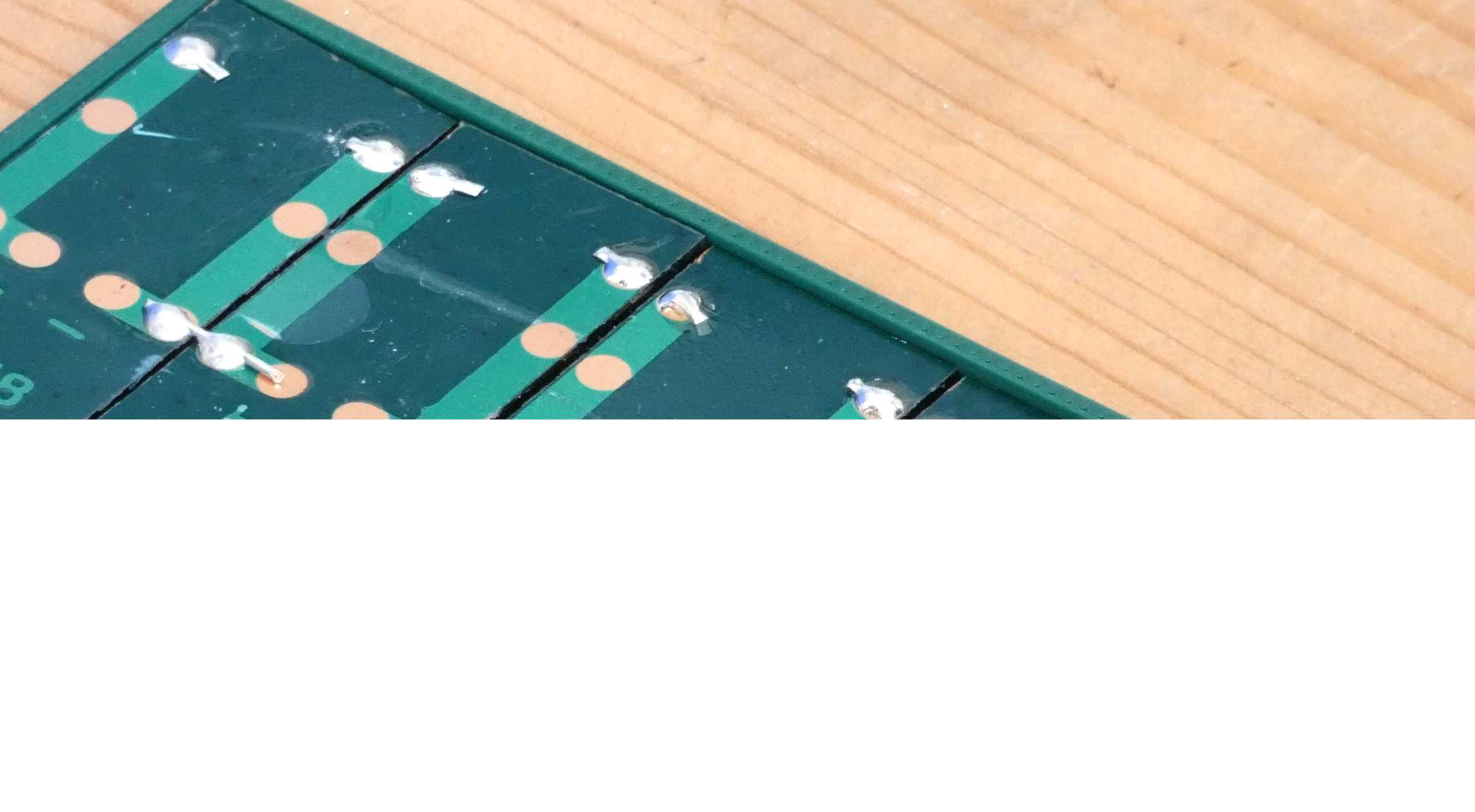 0.5V��100mA̫���ܵ�ذ庸�Ӽоߺ����