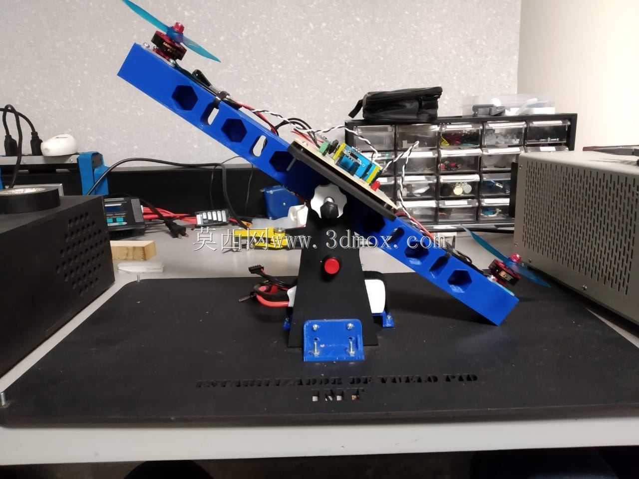 PID飞行稳定器