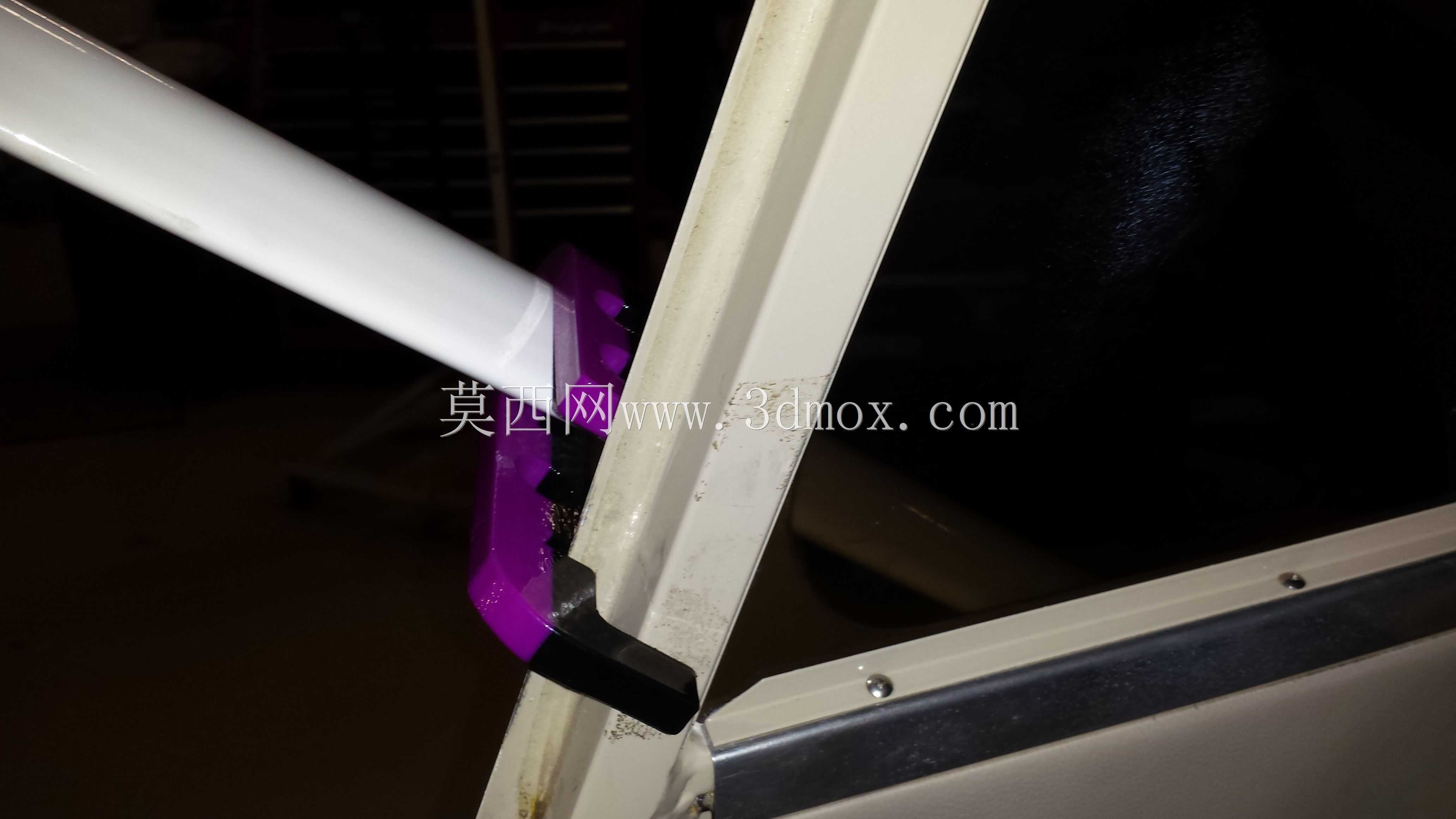 顺风W10门支柱